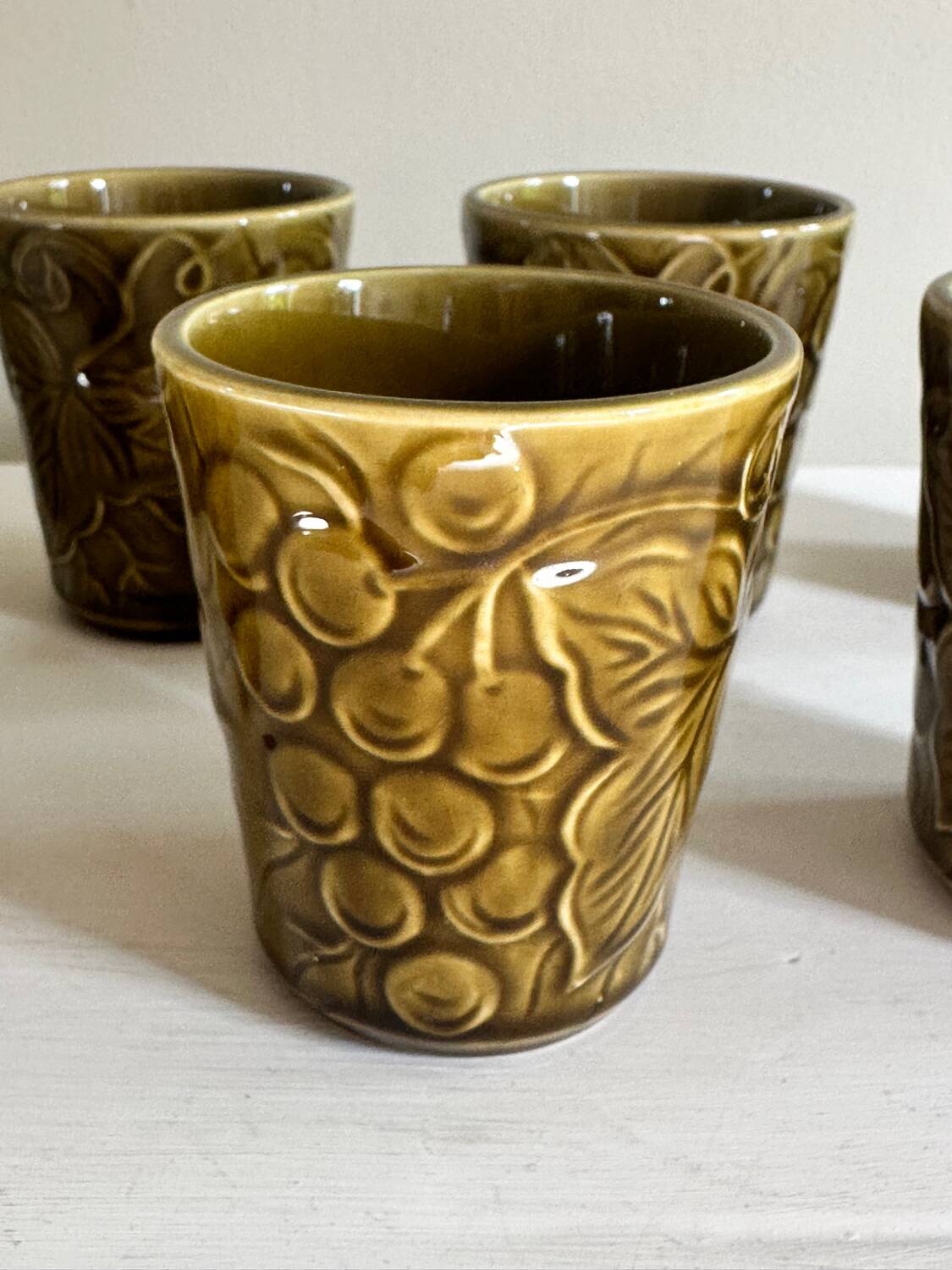 7 tasses Chavaillon de Sarreguemines olive