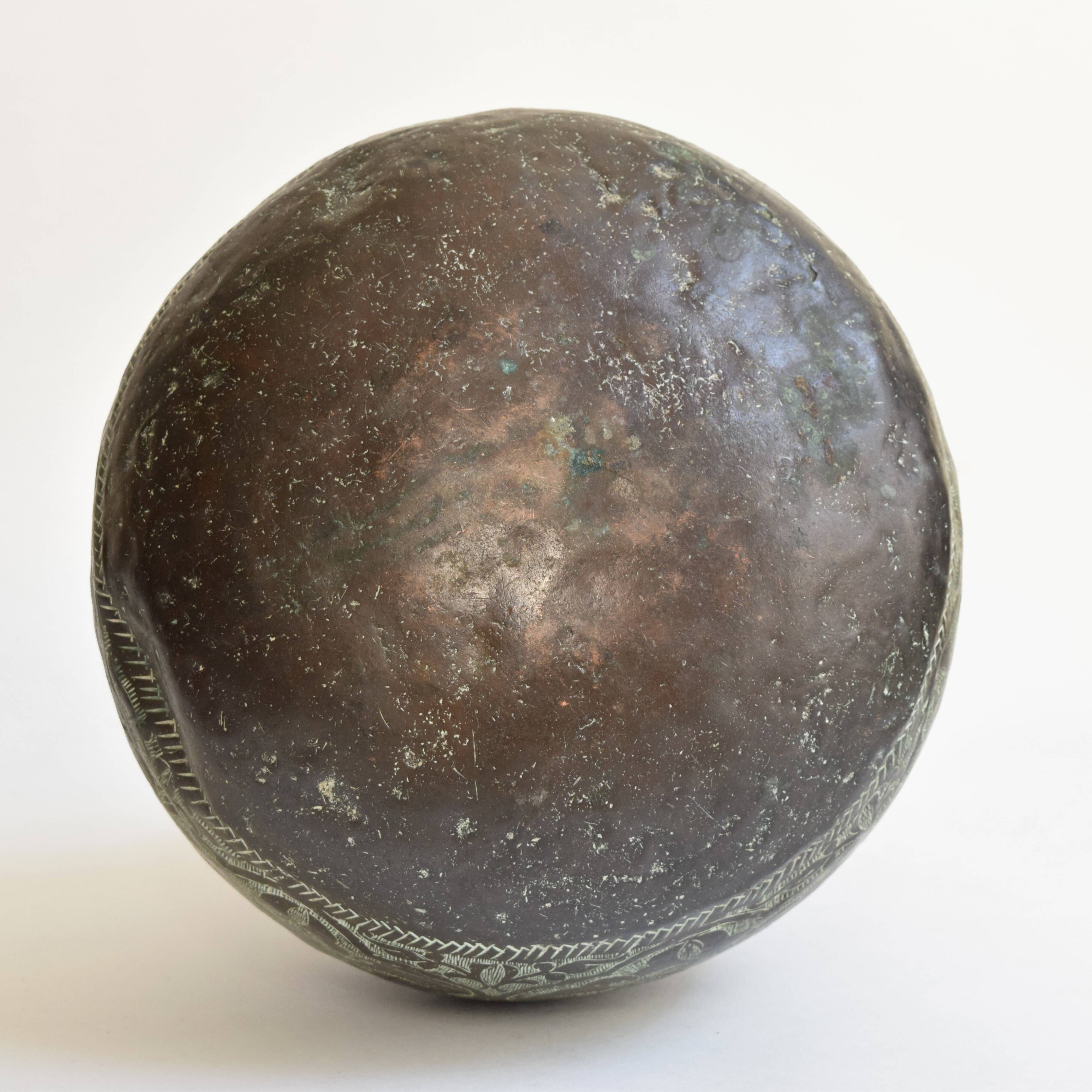 Old large Ottoman coquemar in chiseled and tinned copper - 18th century kettle