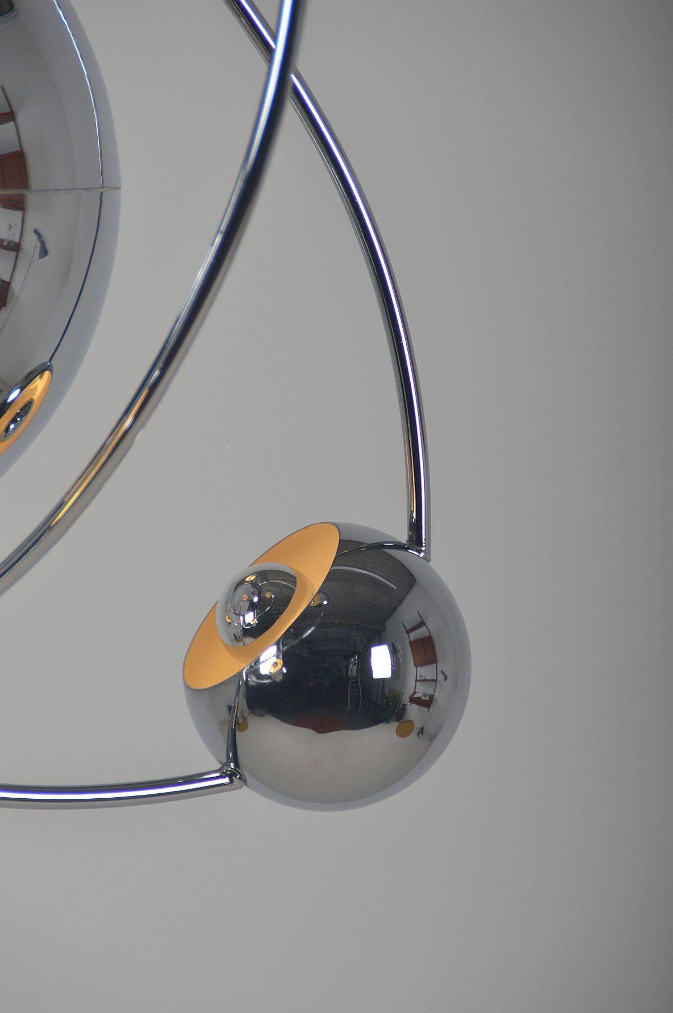 Chandelier 'Satellite' italien conçu par Goffredo Reggiani, années 1960.