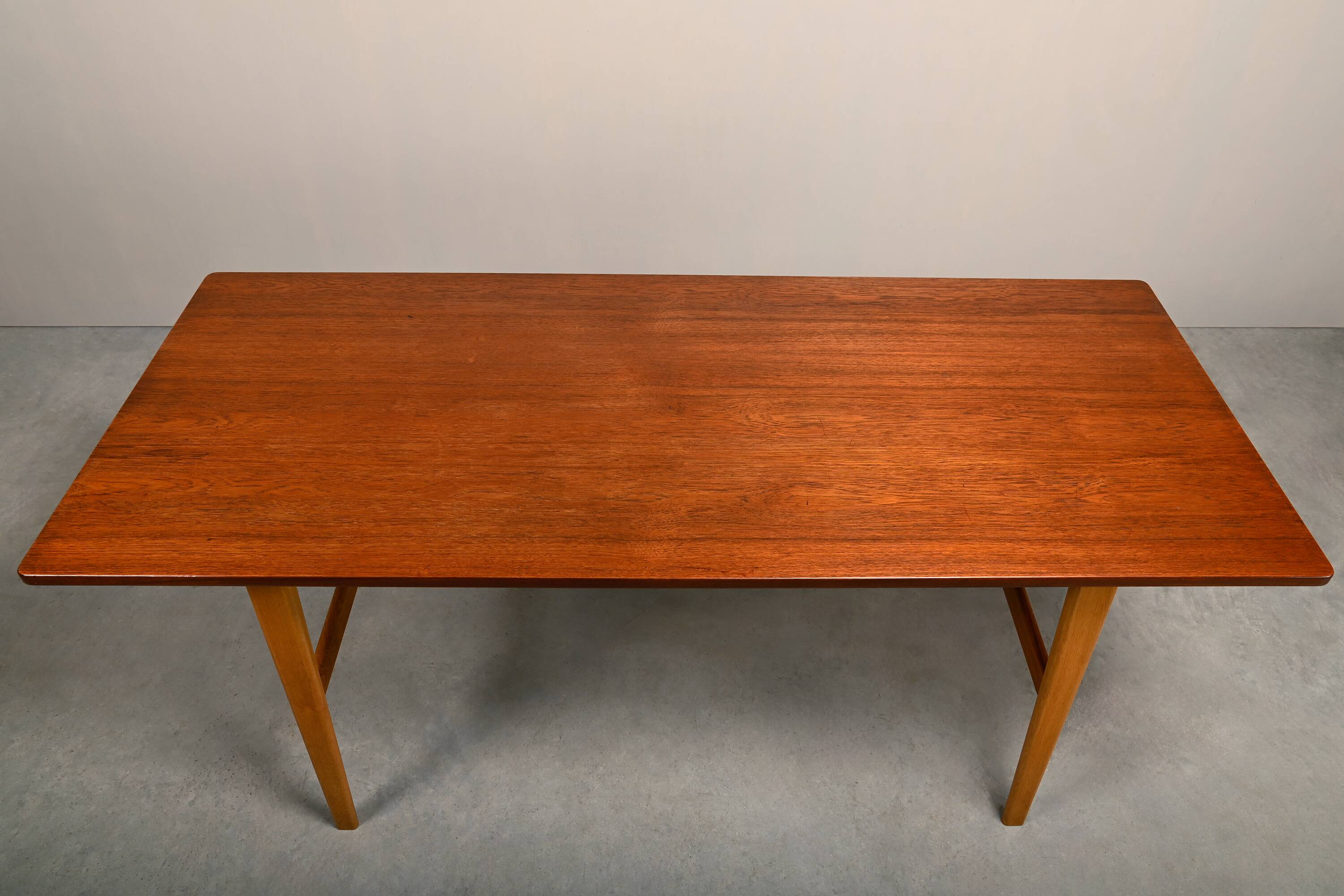 Børge Mogensen Hunting Table in Teak and Oak for Søborg Møbelfabrik