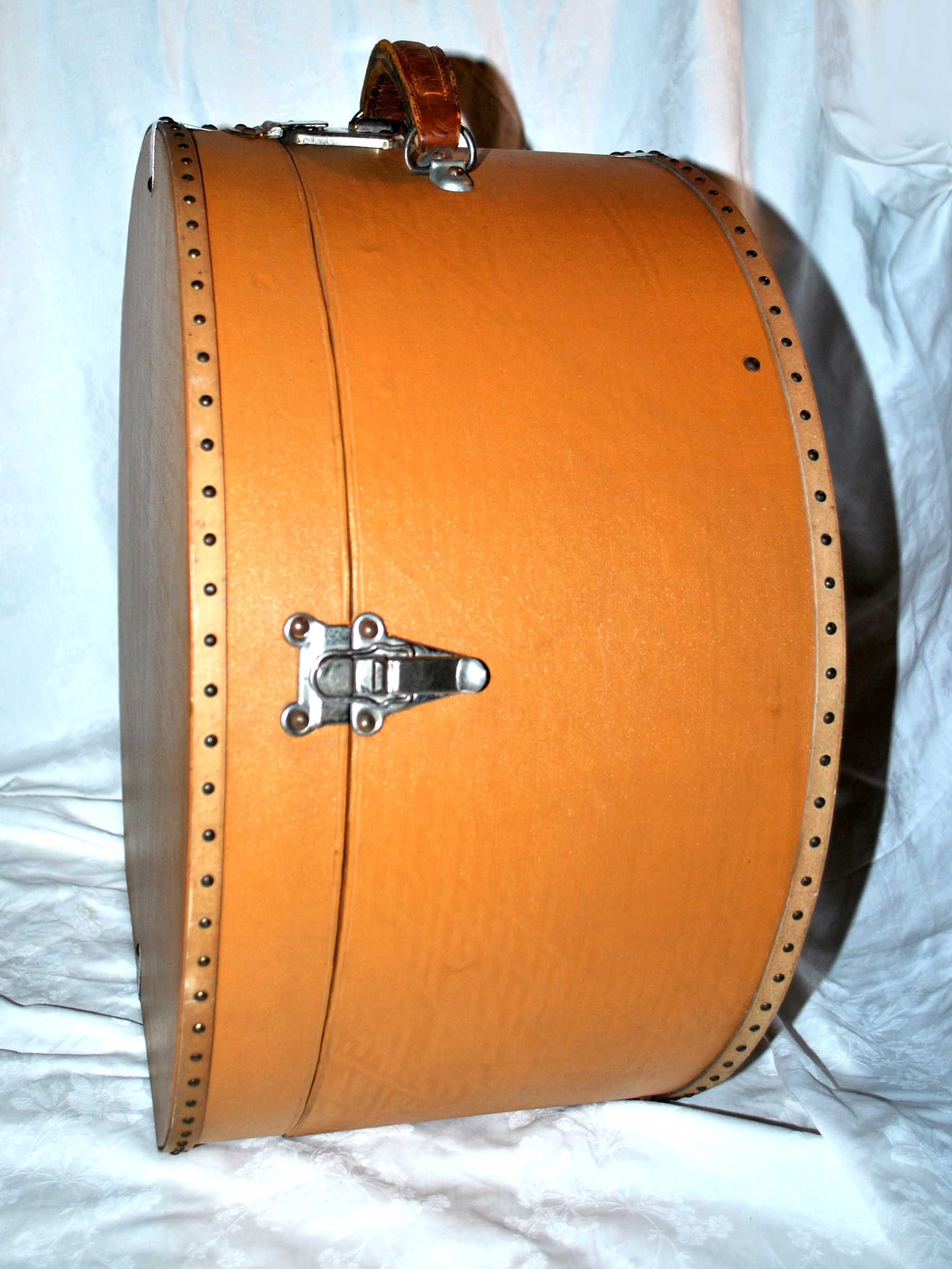 Boite à chapeau vintage beige caramel 1920-1930