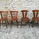 Chaises de bistrot dépareillées