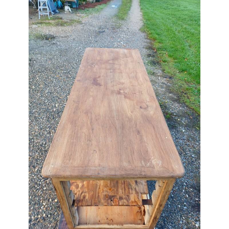Shop counter furniture for a "draper"