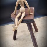 Half-round cowherd tripod stool