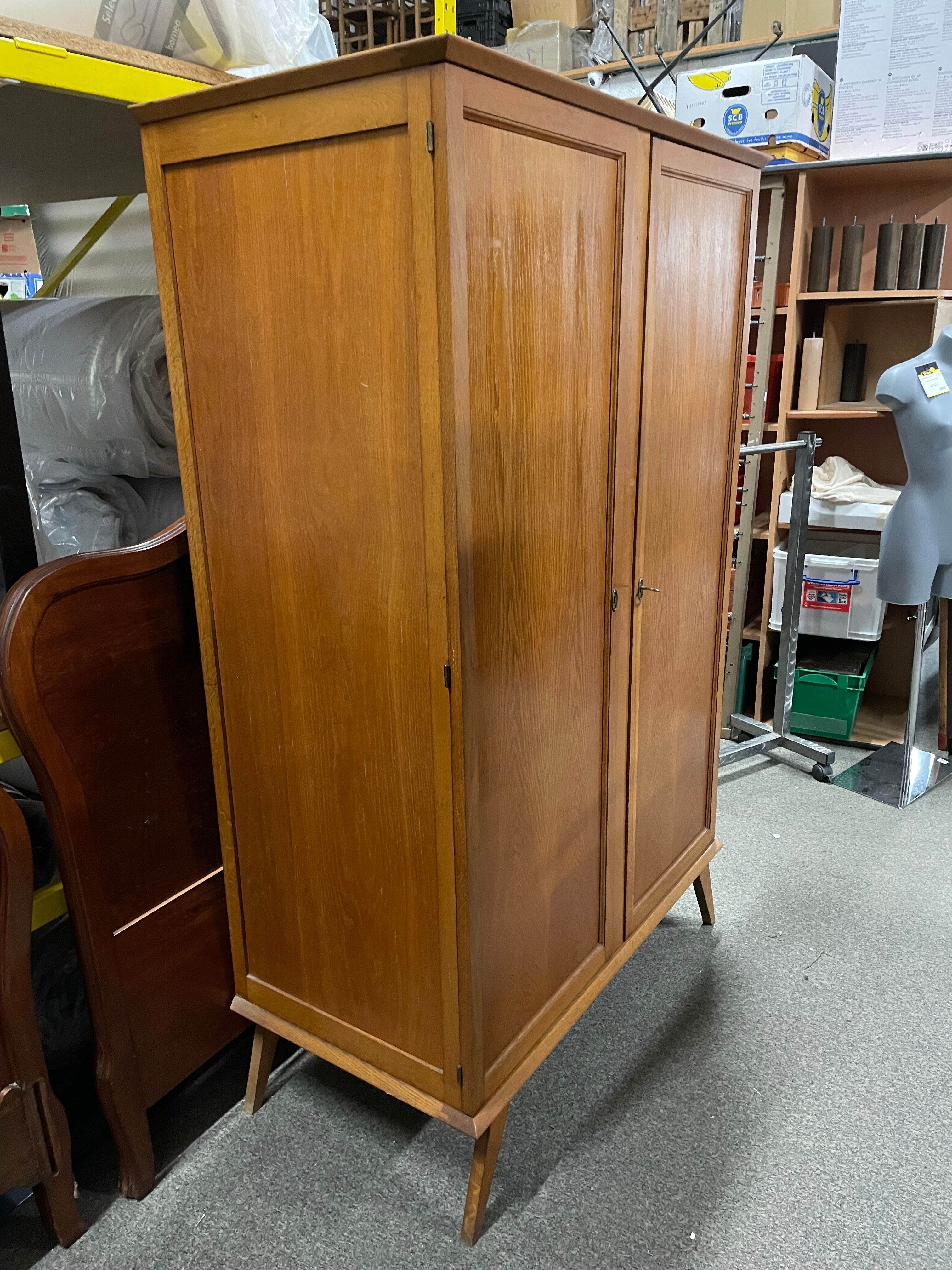 Wardrobe vintage compass feet