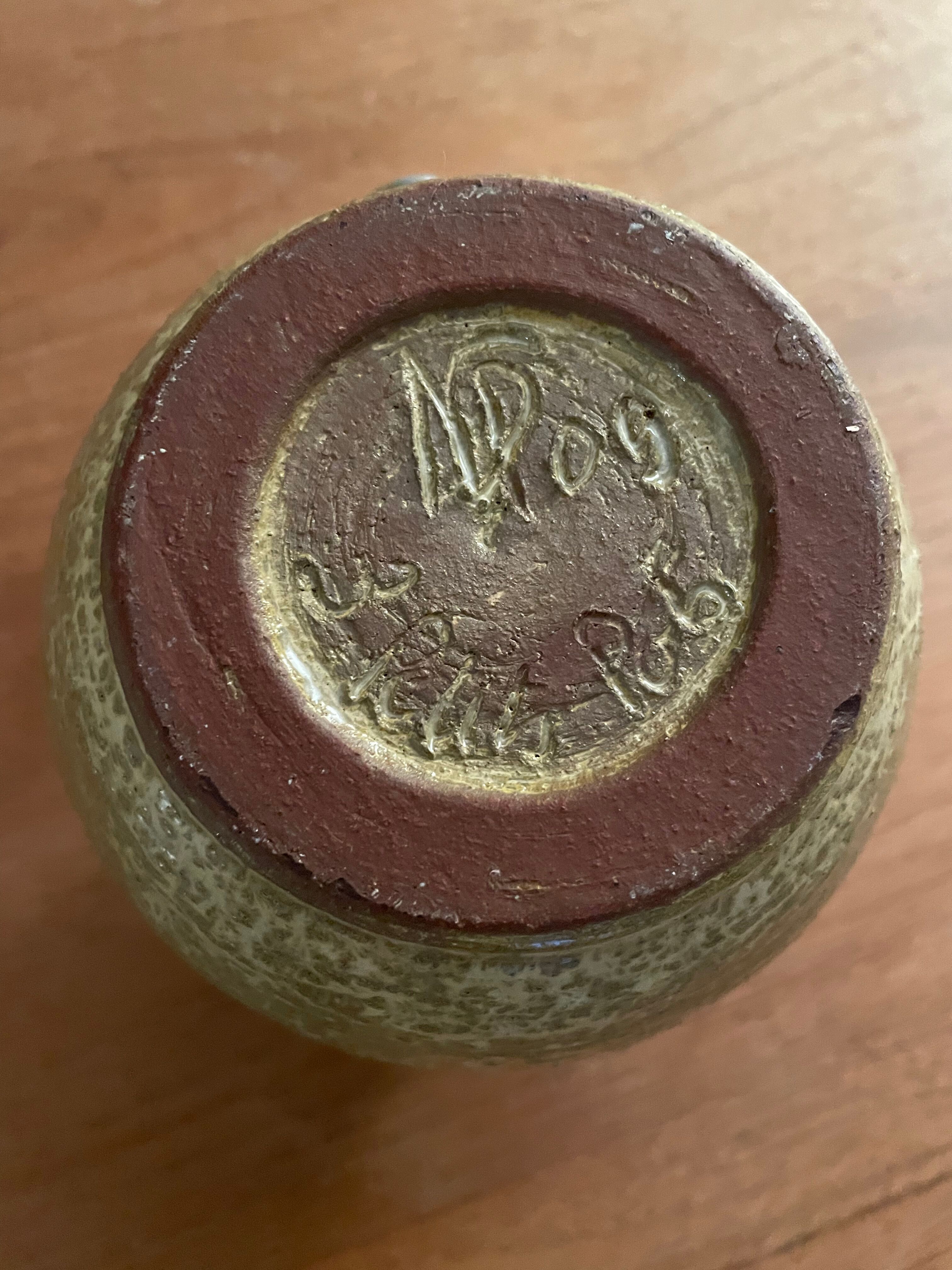 Pichet carafe pot à eau en grès émaillé signé