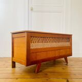 Vintage storage chest in wood and woven rattan