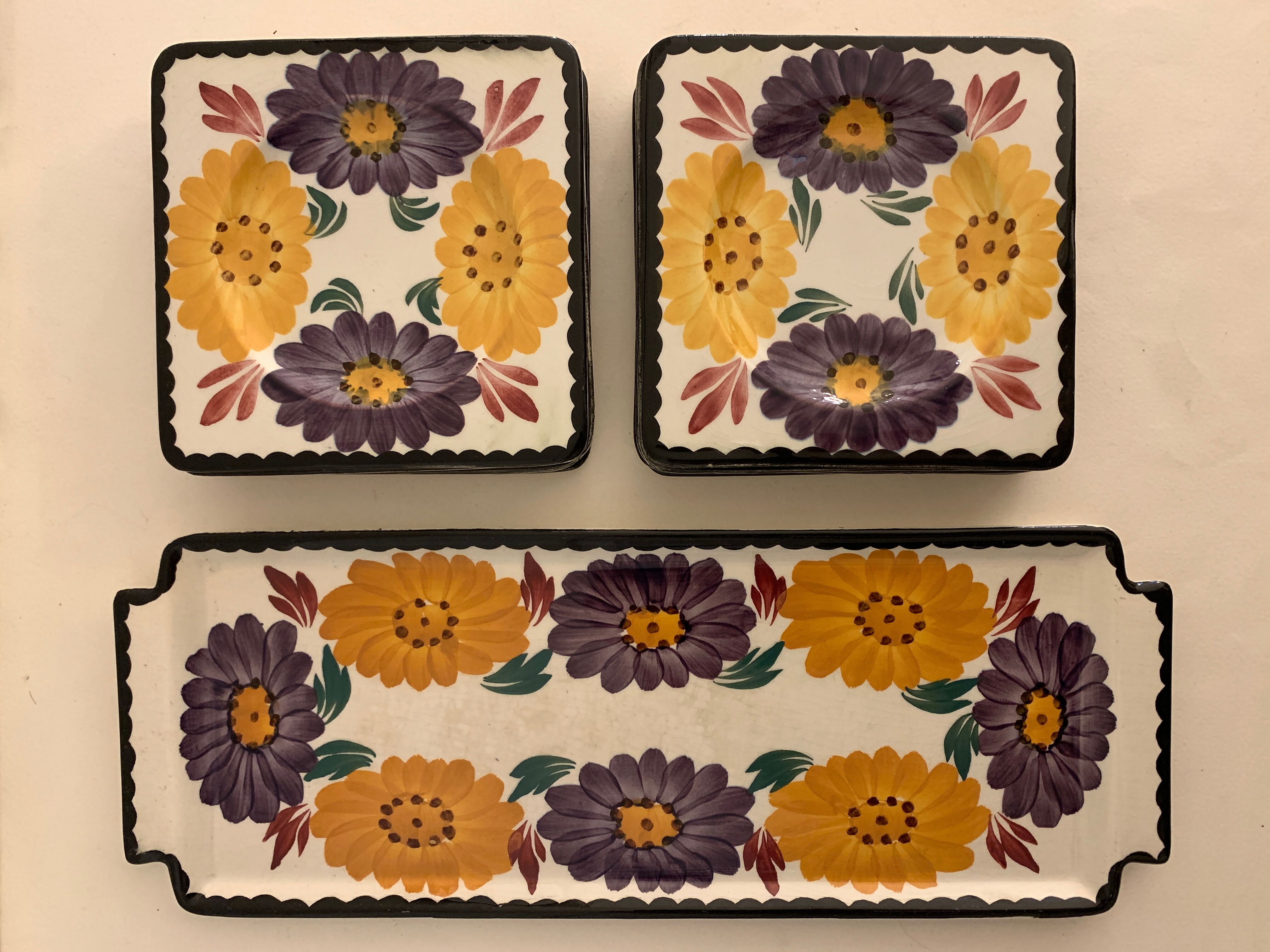 Dish and 12 dessert plates Gien, Benodet model, 1950