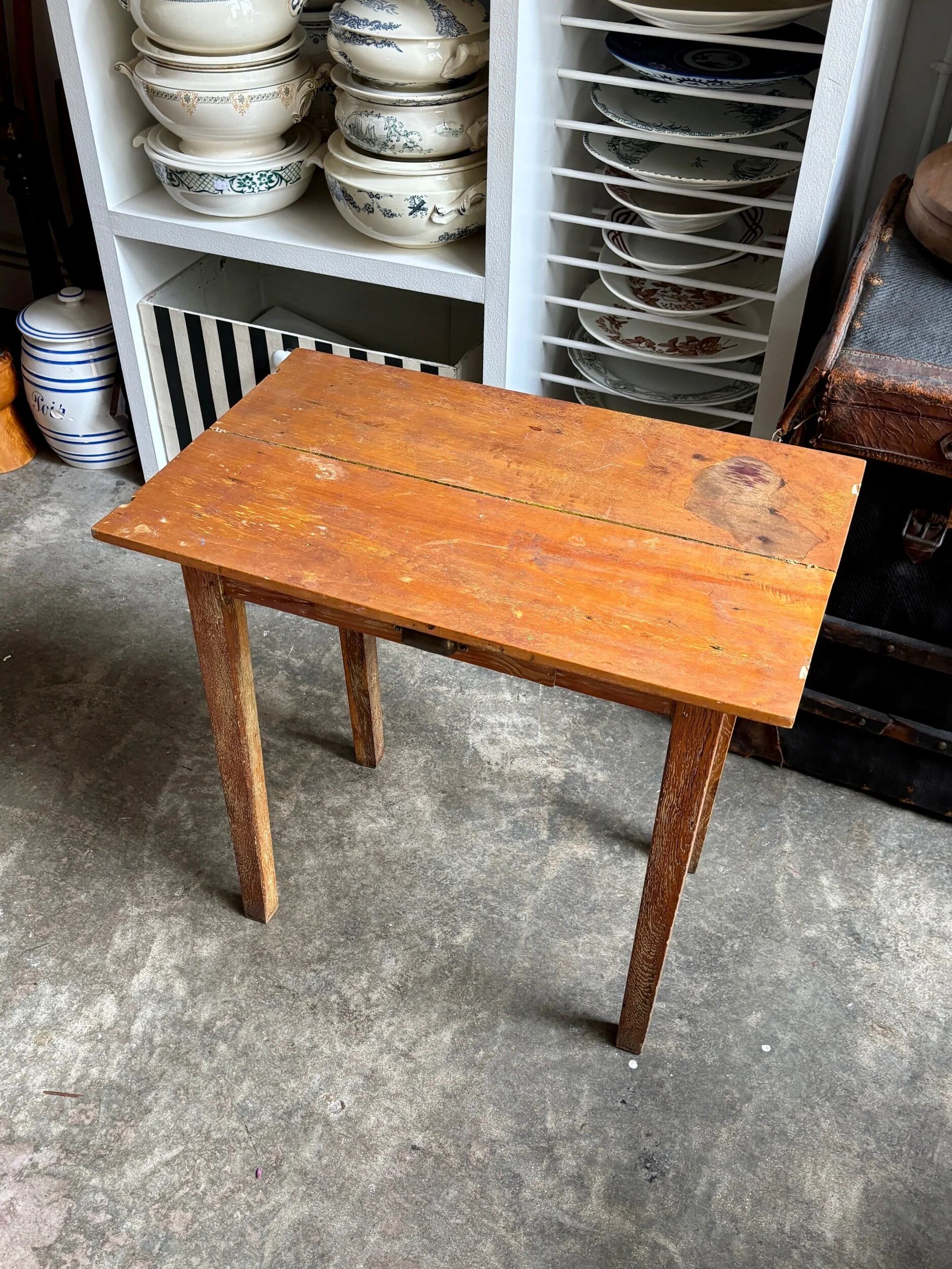 Fischel children's chair in curved wood and desk with 1 drawer