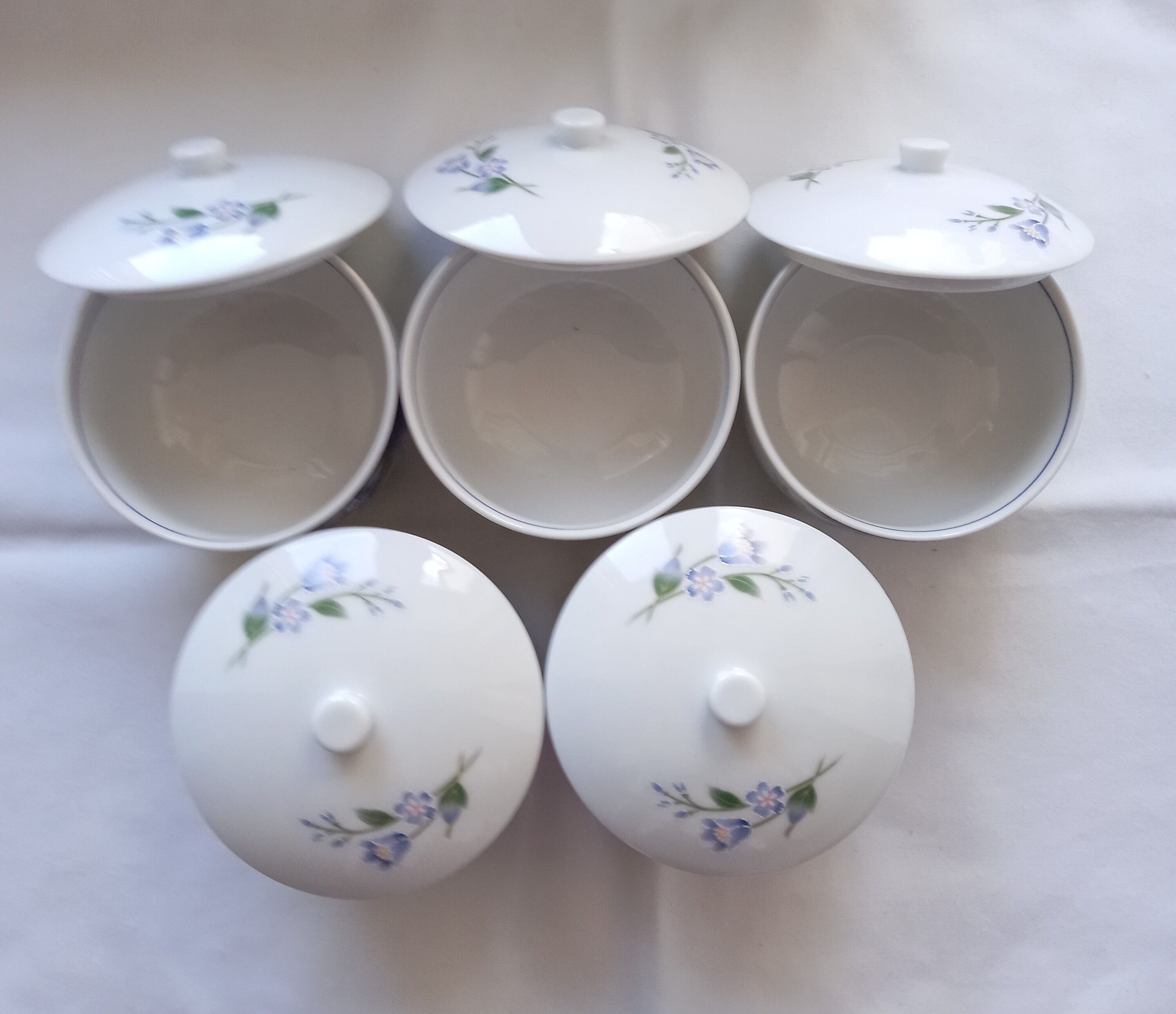 5 vintage porcelain dessert cups with lids