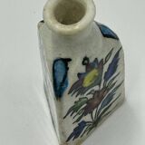 Flacon trilobe en faïence émaillée , Perse , Iznik, 19ème siècle
