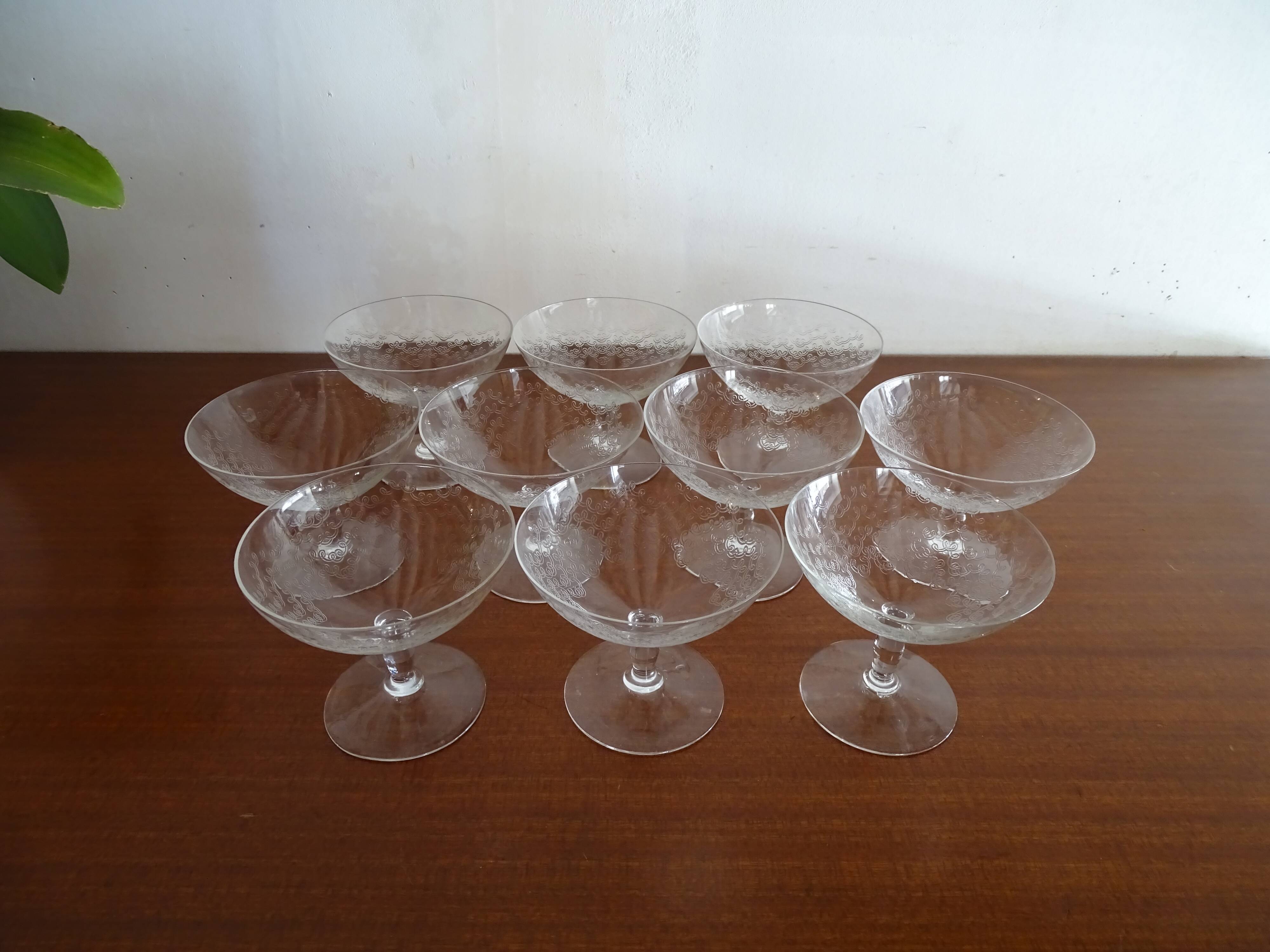 10 glasses of antique Art Deco engraved crystal champagne