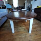Oval coffee table