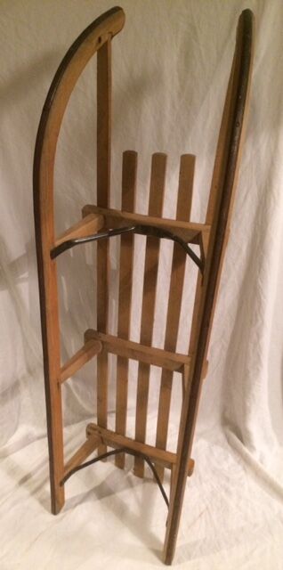 Vintage wooden sledge for 1 to 2 people