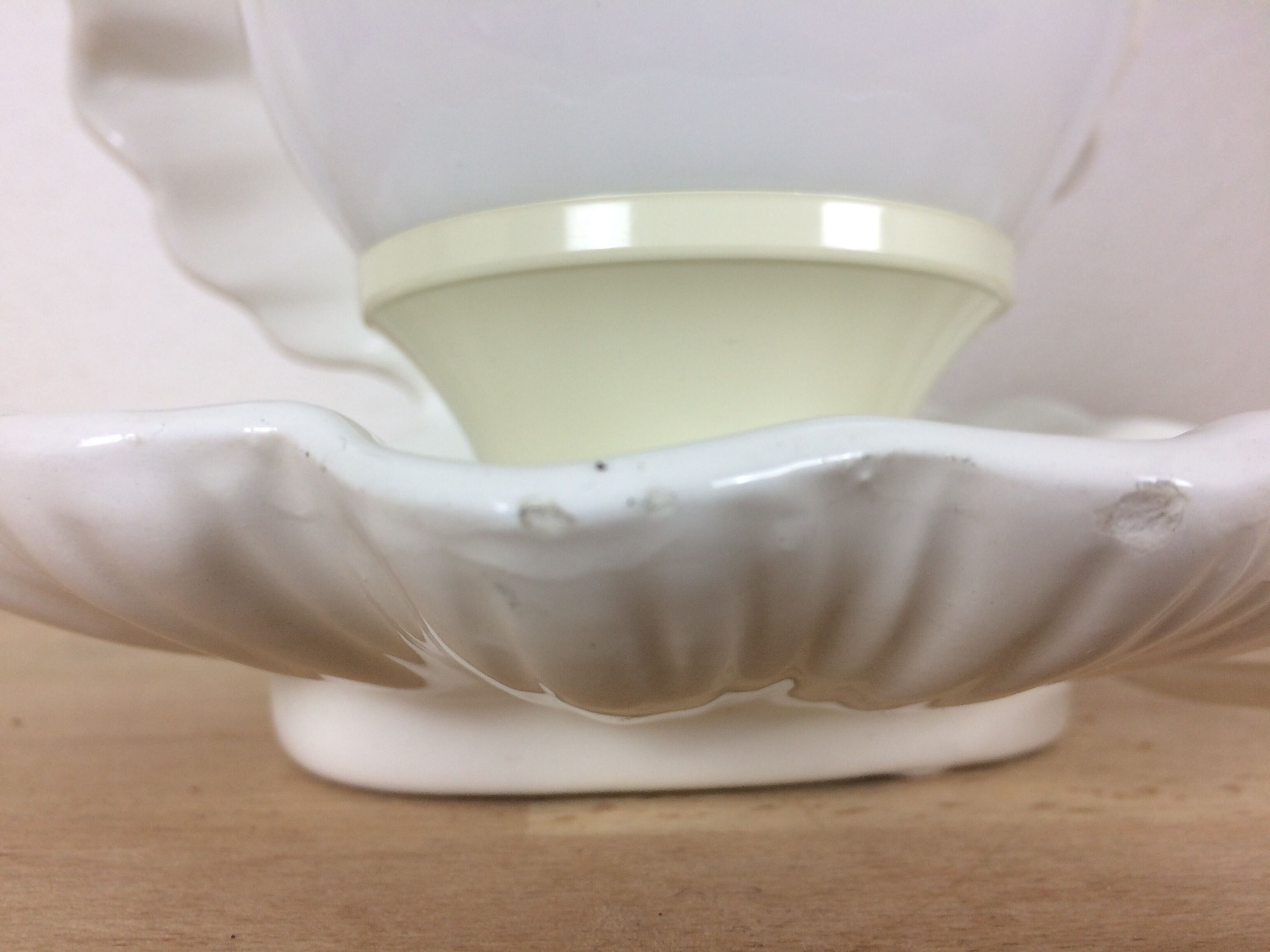 Opaline seashell and pearl lamp, white ceramic