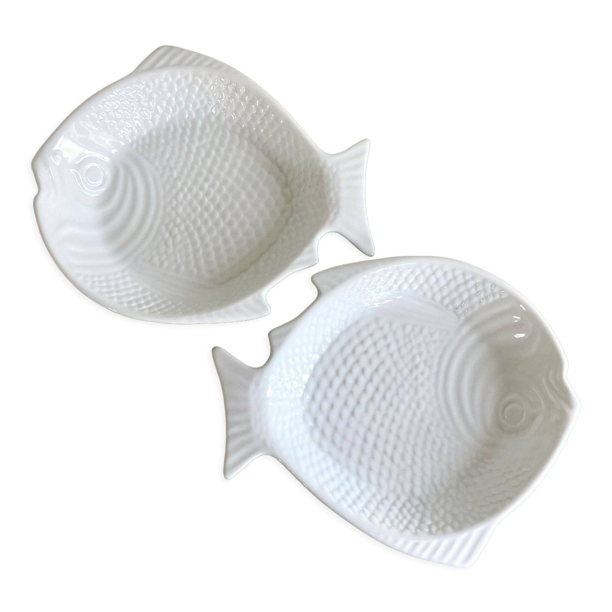 Embossed ceramic fish dishes