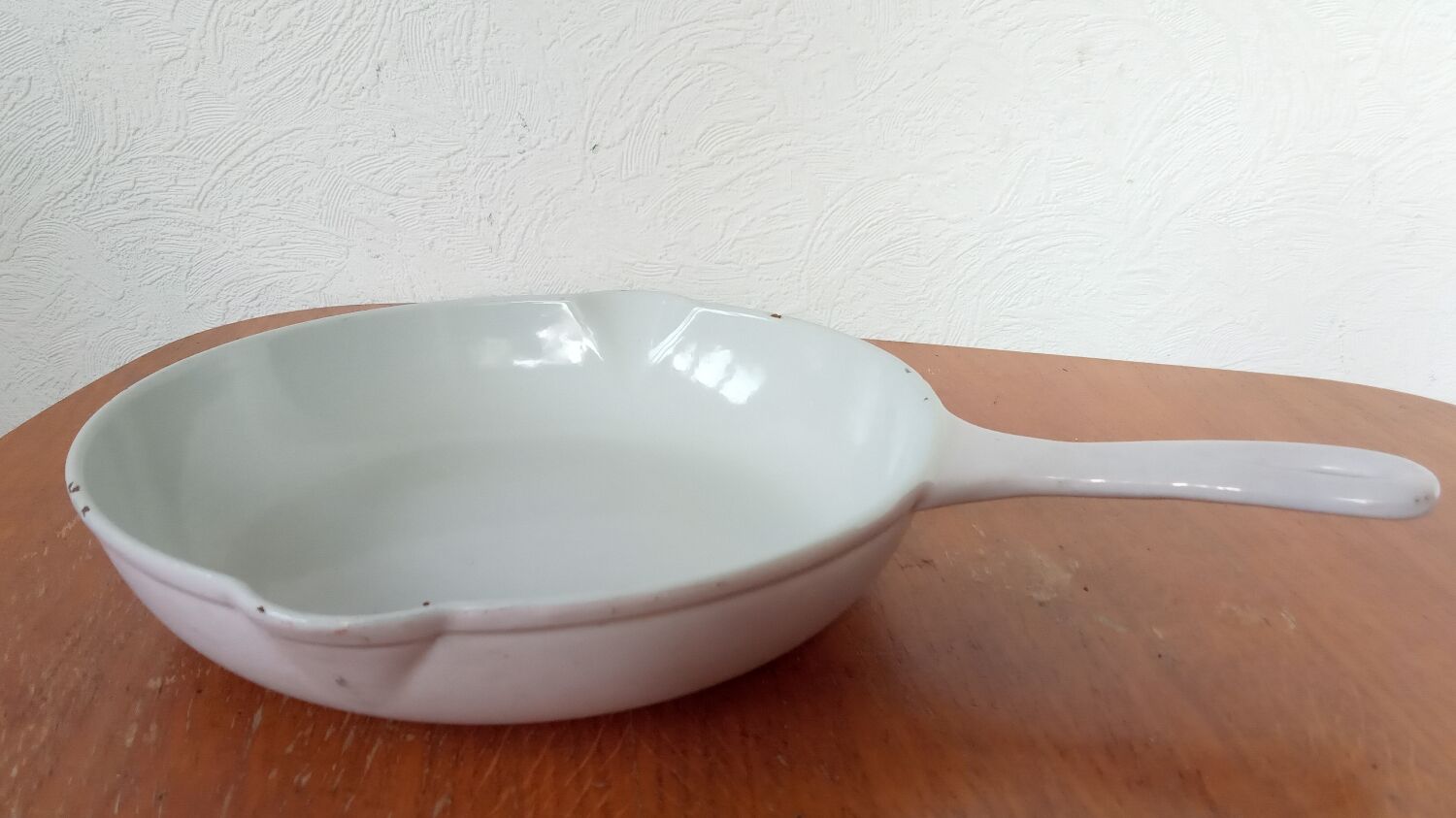 Poele en fonte émaillée Lecreuset années 50