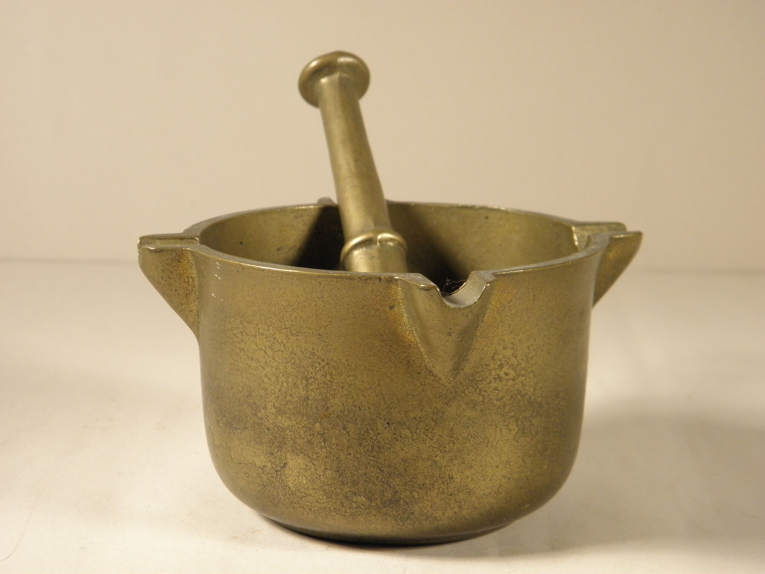 Brass "mortar" ashtray 70s