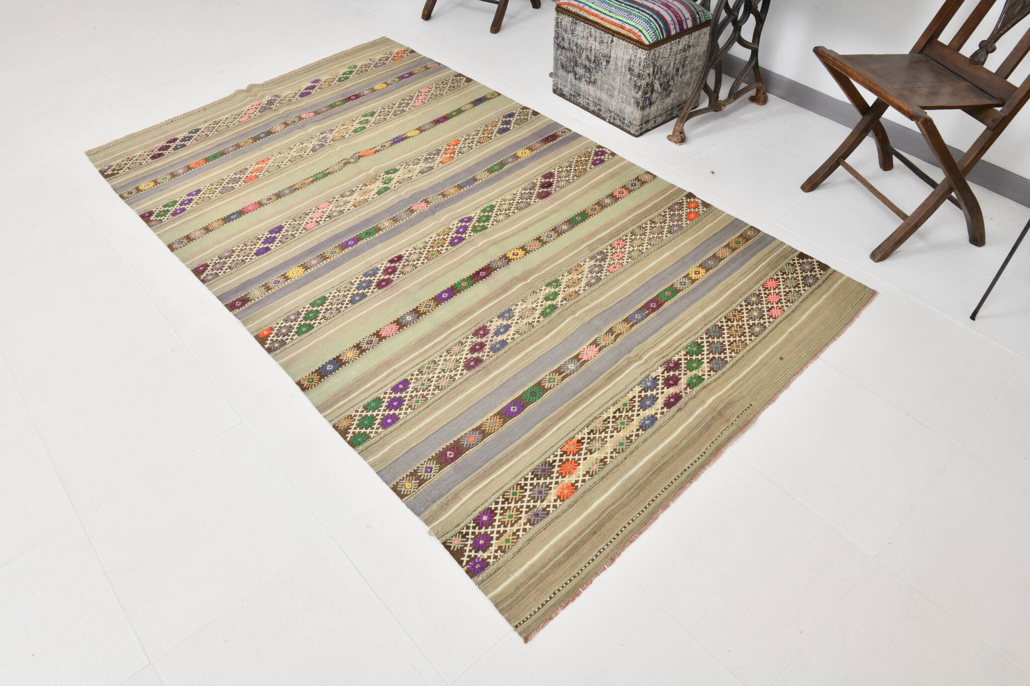 4x8 Soft Pastel Green Vintage Kilim Rug, 139x241Cm SK 33042