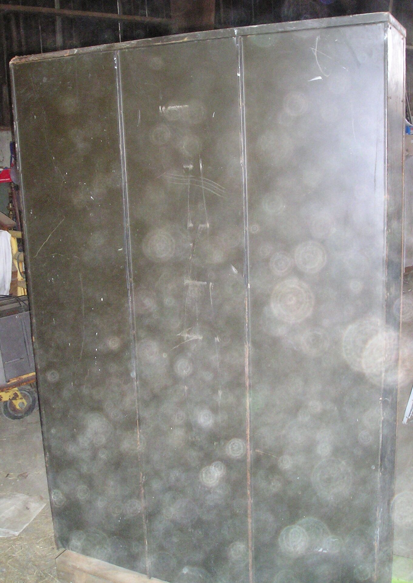Furniture old metal riveted 30 drawers valve strafor