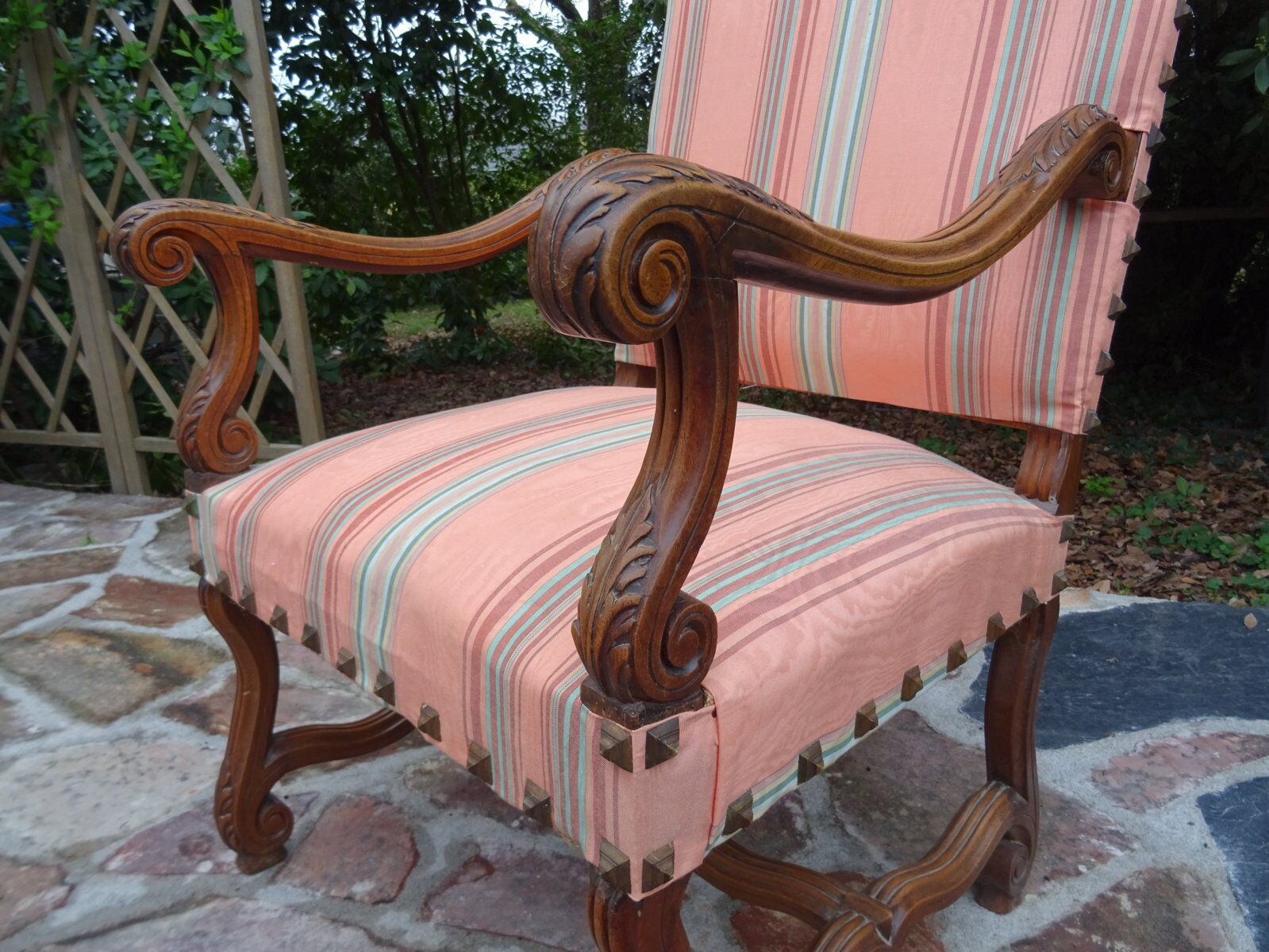 Louis XIII acanthe-leaf chair