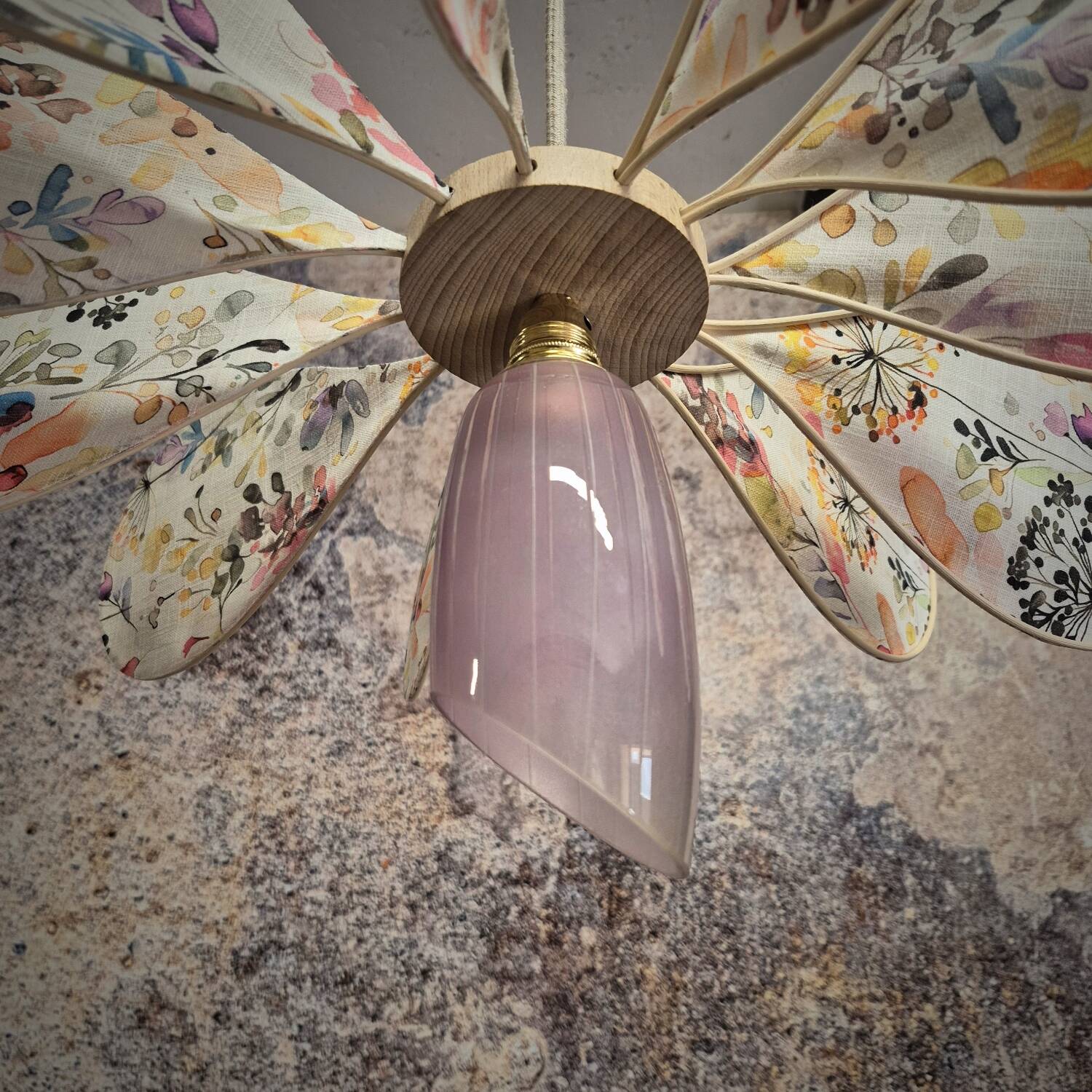 Suspension, lustre, pale fleurs, rotin et globe vintage