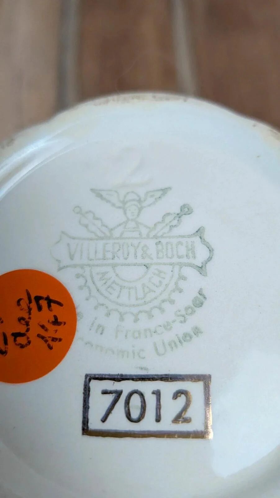 Small milk jug Villeroy & Boch with gold trim – vintage