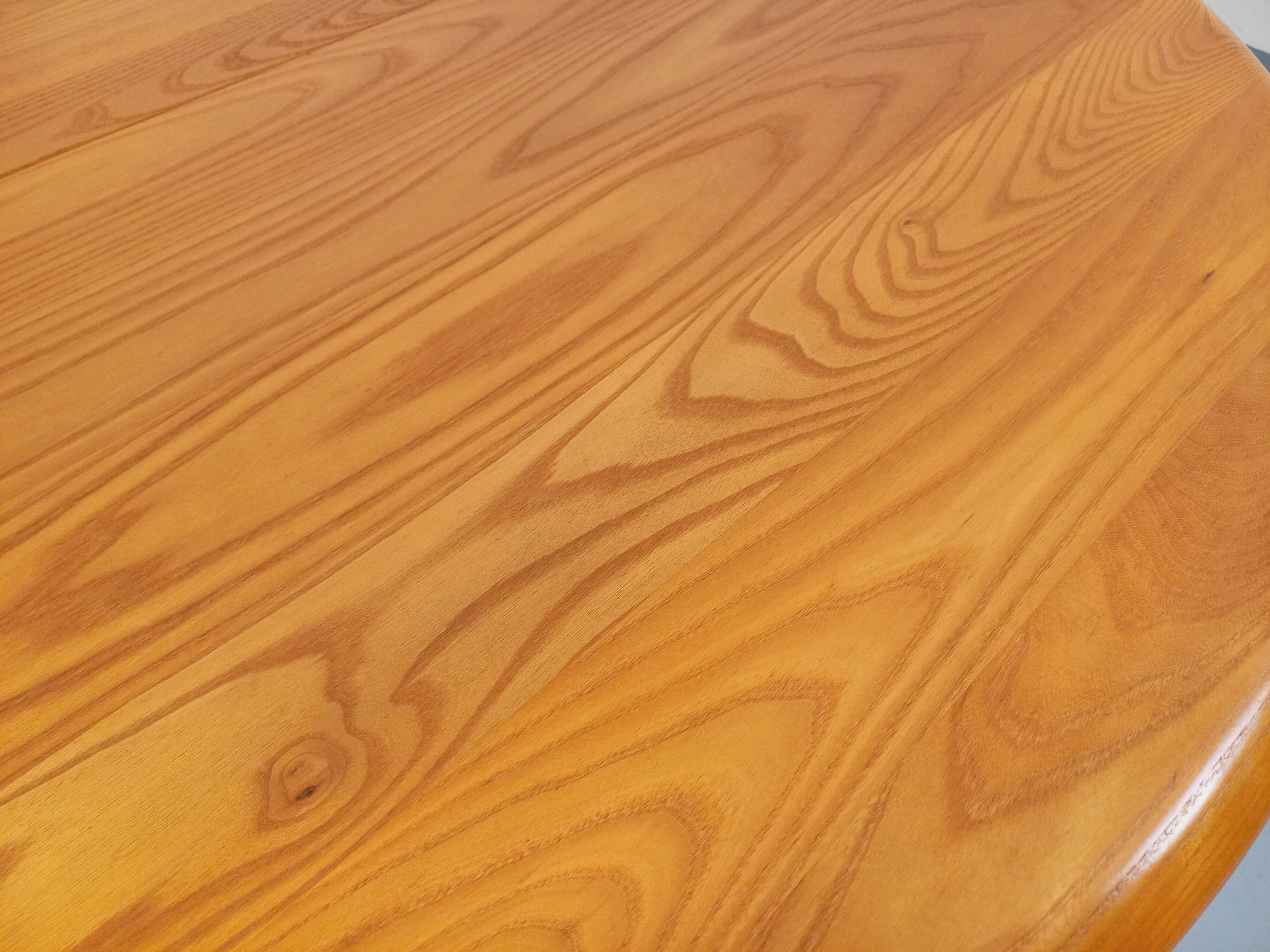 Table à manger ronde vintage Seltz des années 70 80 en orme blond massif