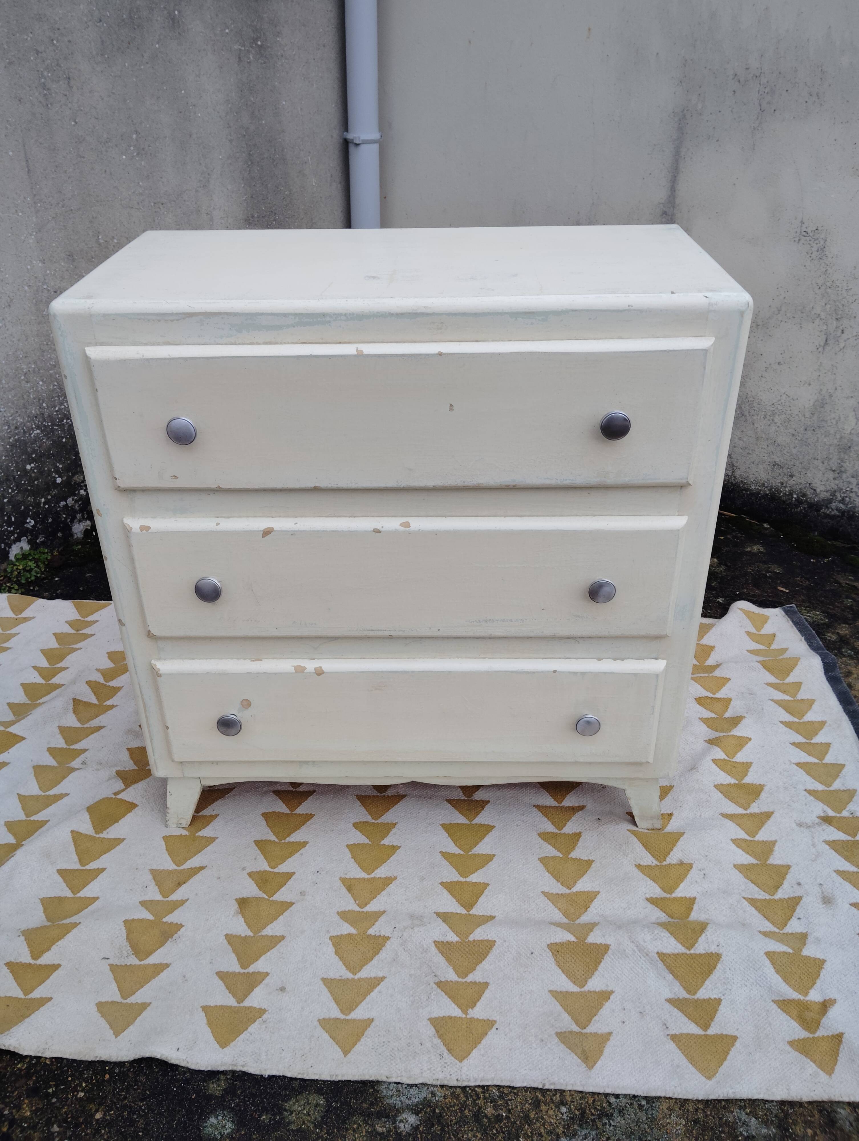Vintage small chest of drawers