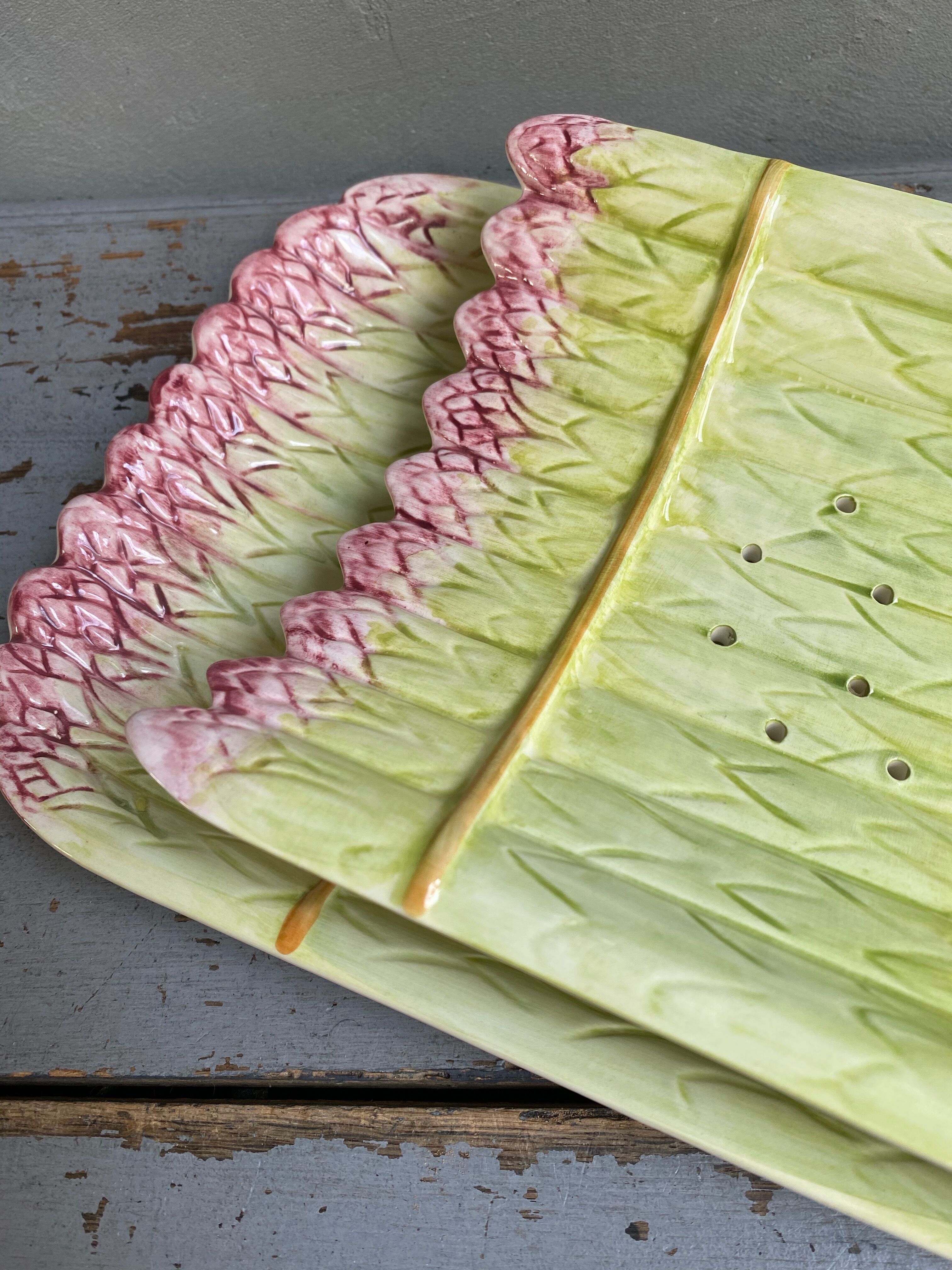 Dish for asparagus in slurry