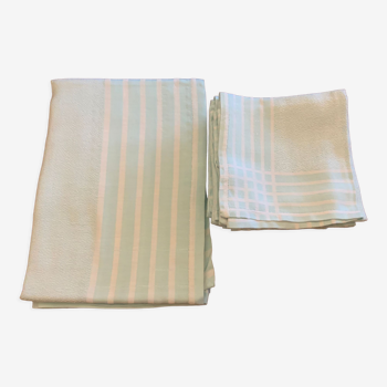 Vintage tablecloth  and 12 towels