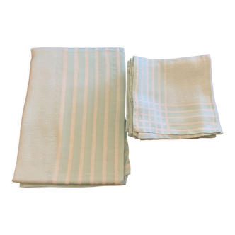 Vintage tablecloth  and 12 towels