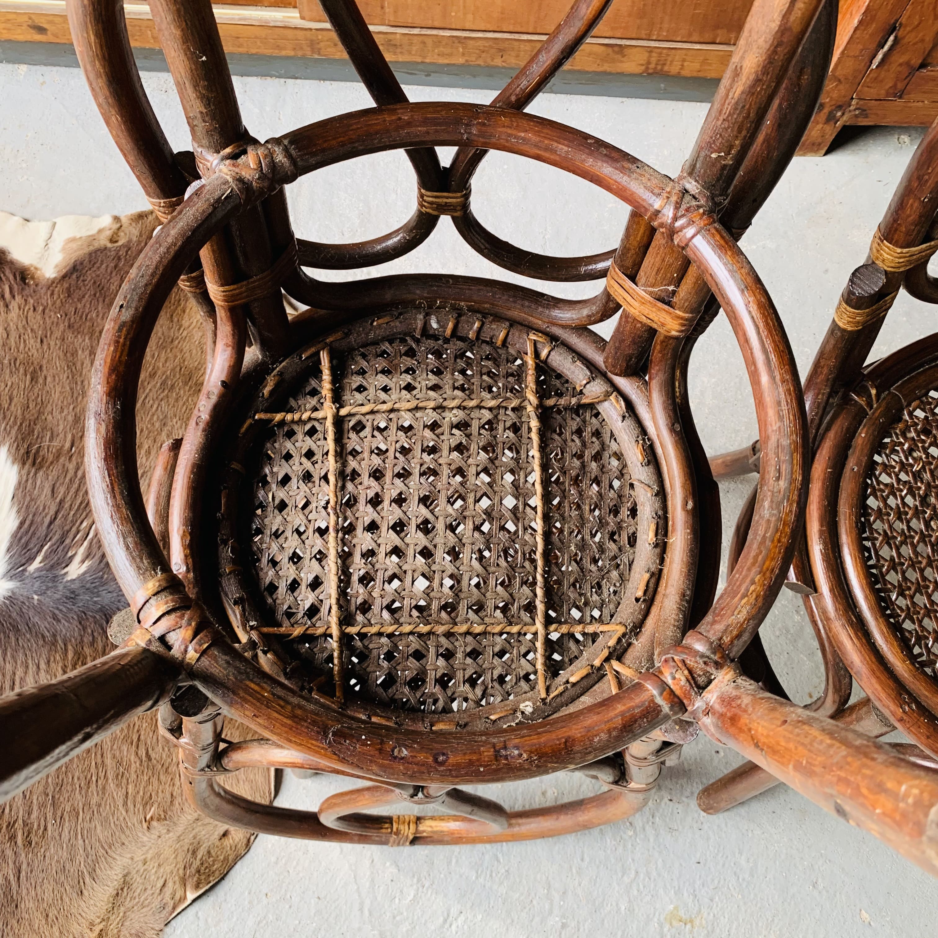 Set of 4 rattan chairs canned