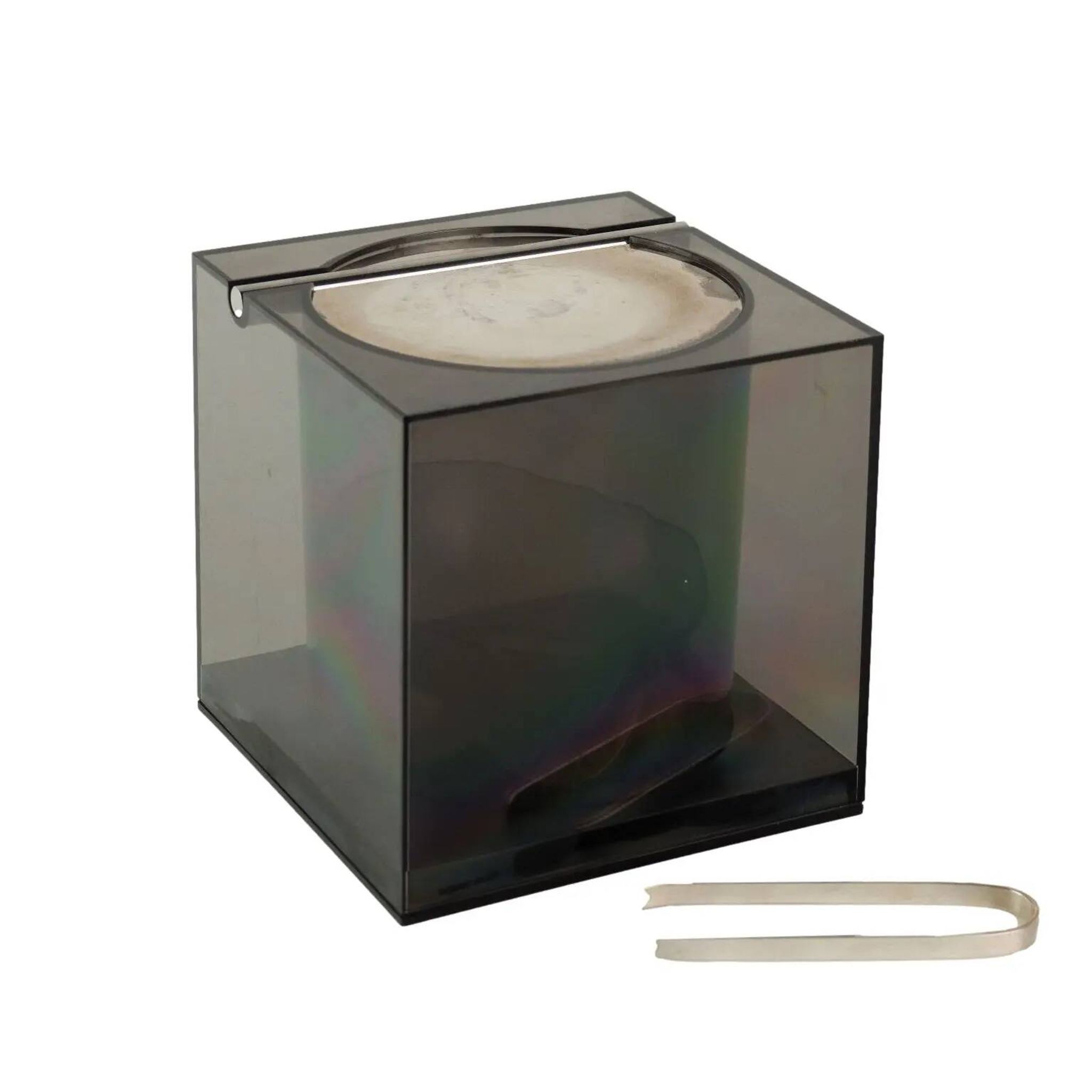 Vintage ice bucket design by Cini & Nils Milan in plexiglass, Italy, 1980s.