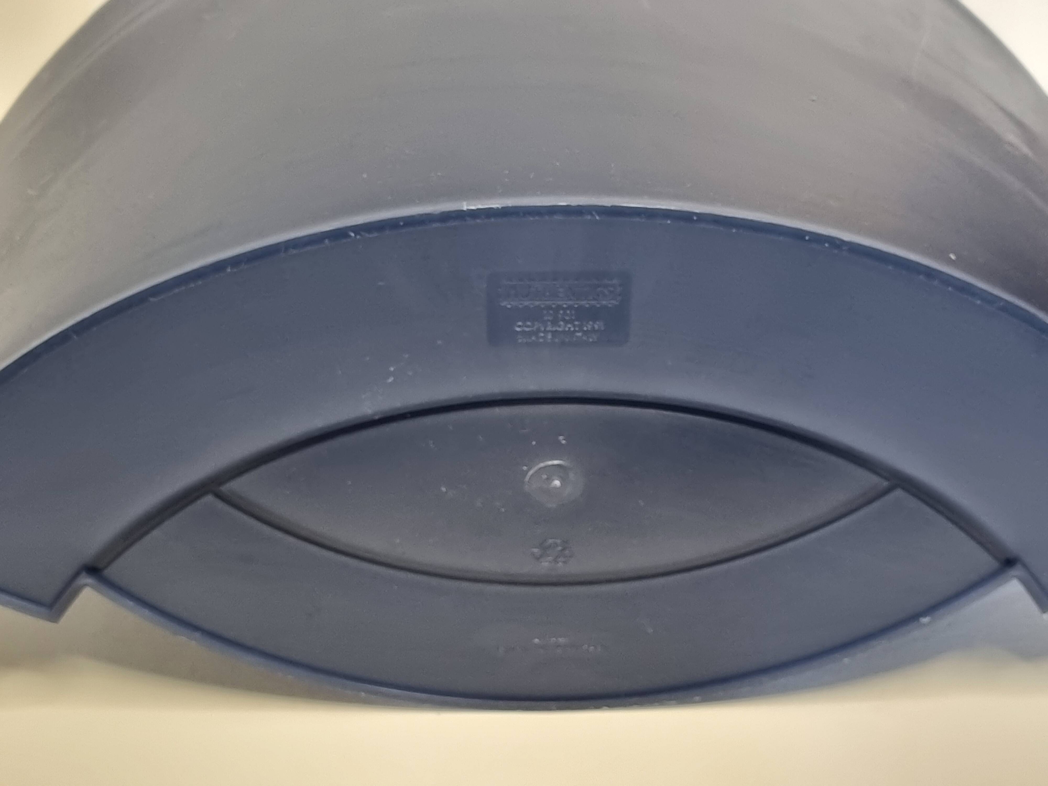 "Wave" magazine rack, design by Maier-Aichen for Authentics, Made in Italy, 90s