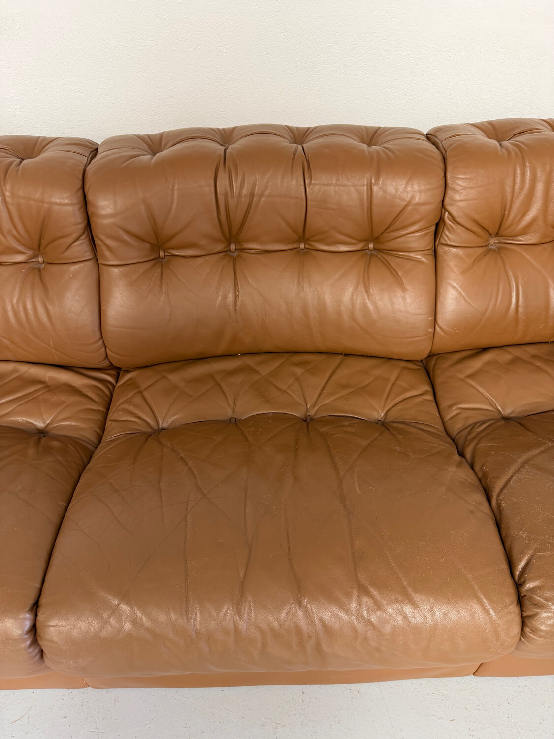 Vintage 1970s De Sede DS-40 camel leather 3-seater sofa.