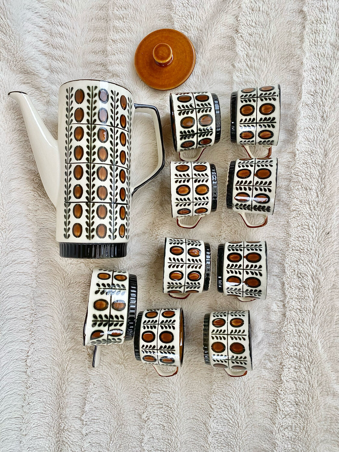 Boch service La Louvière walnut model