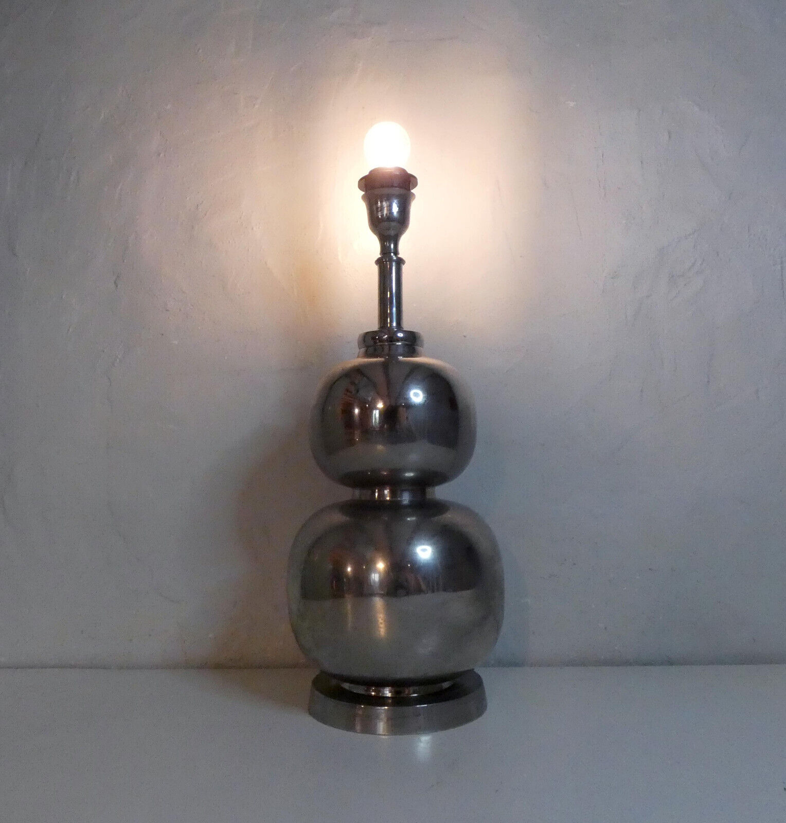 Vintage Space Age lamp with silver chrome metal ball base and DRIMMER H lampshade