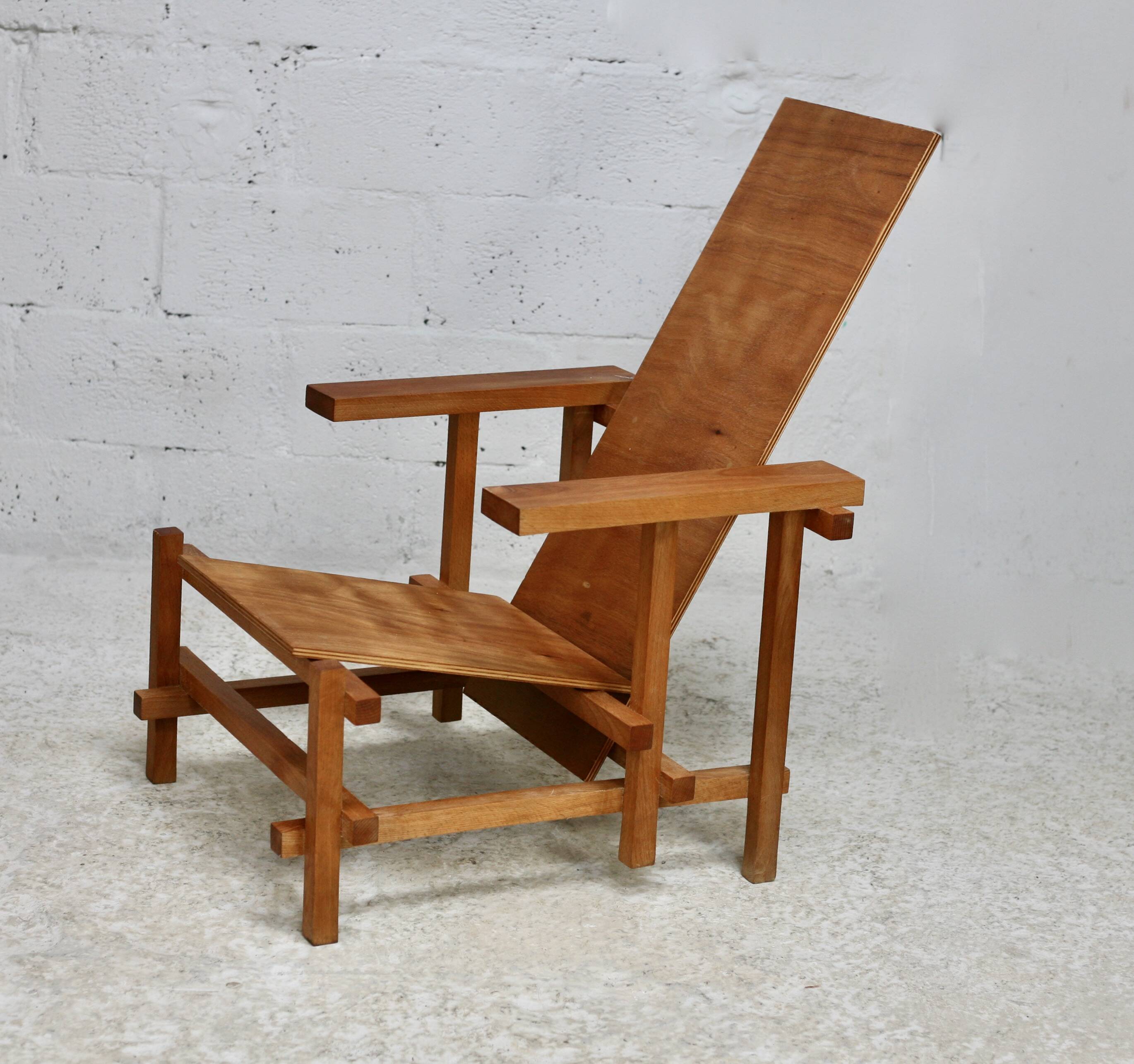 Fauteuil d'après Gerrit Rietveld. Circa 1970