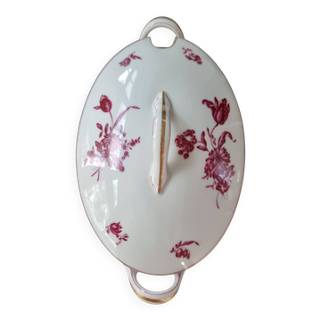 Soup tureen