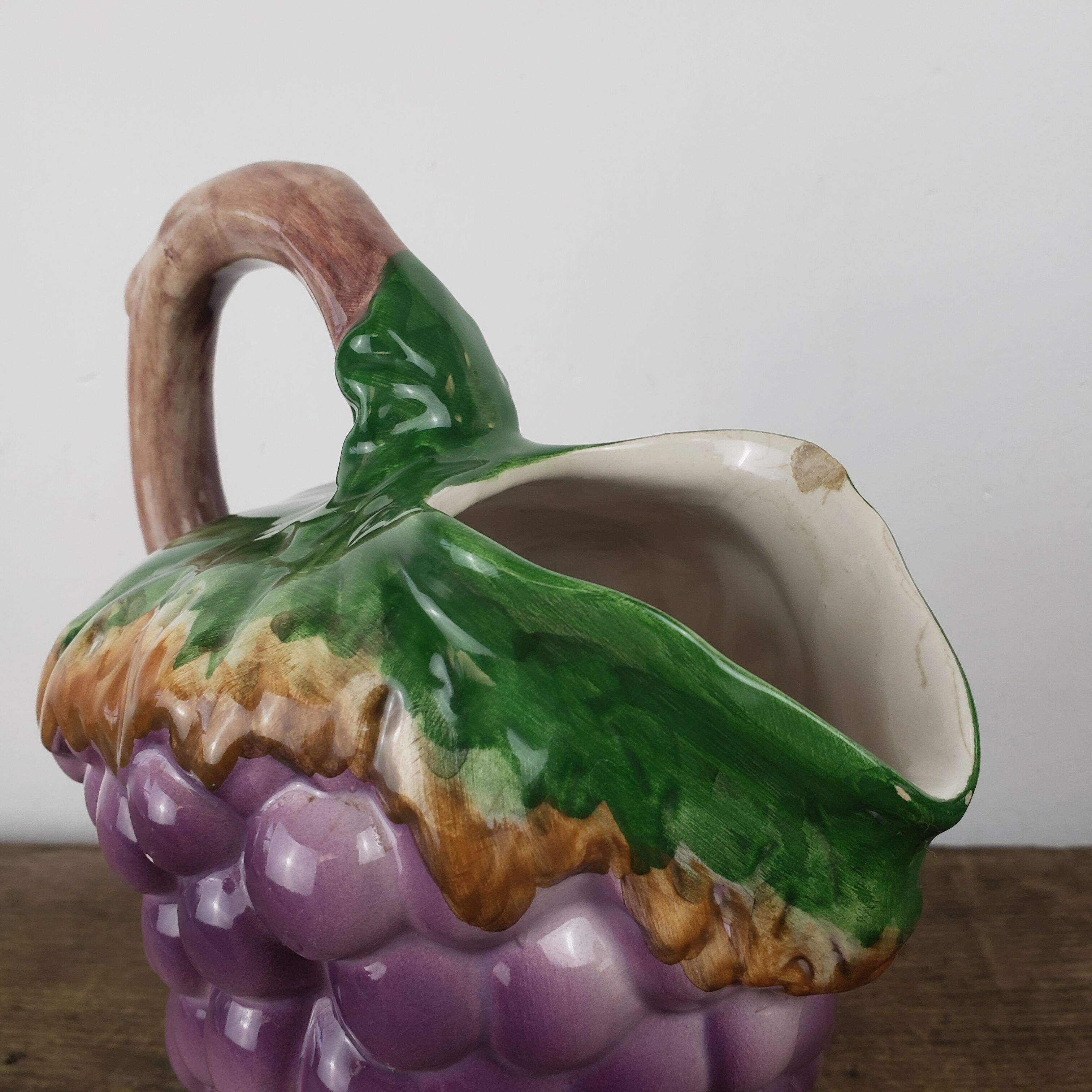 Grape slurry pitcher