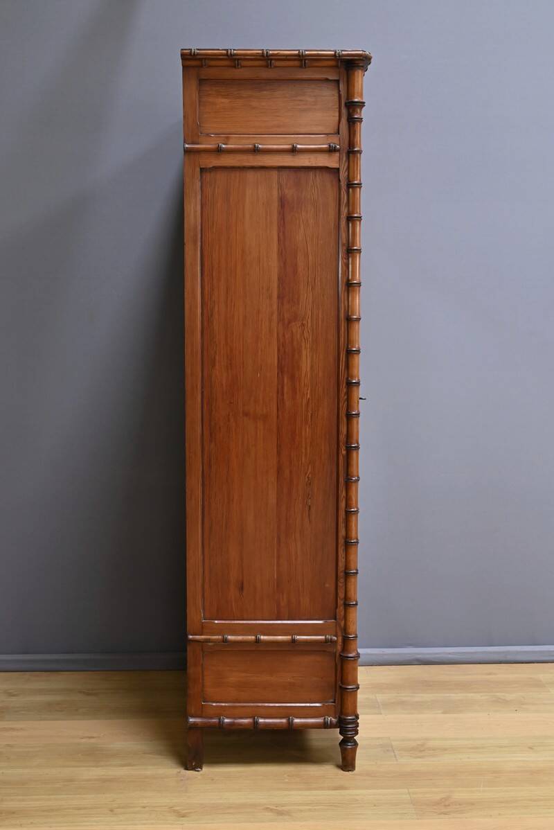 Armoire à Glace en Pitchpin esprit Bambou, Art Nouveau – Début XXème