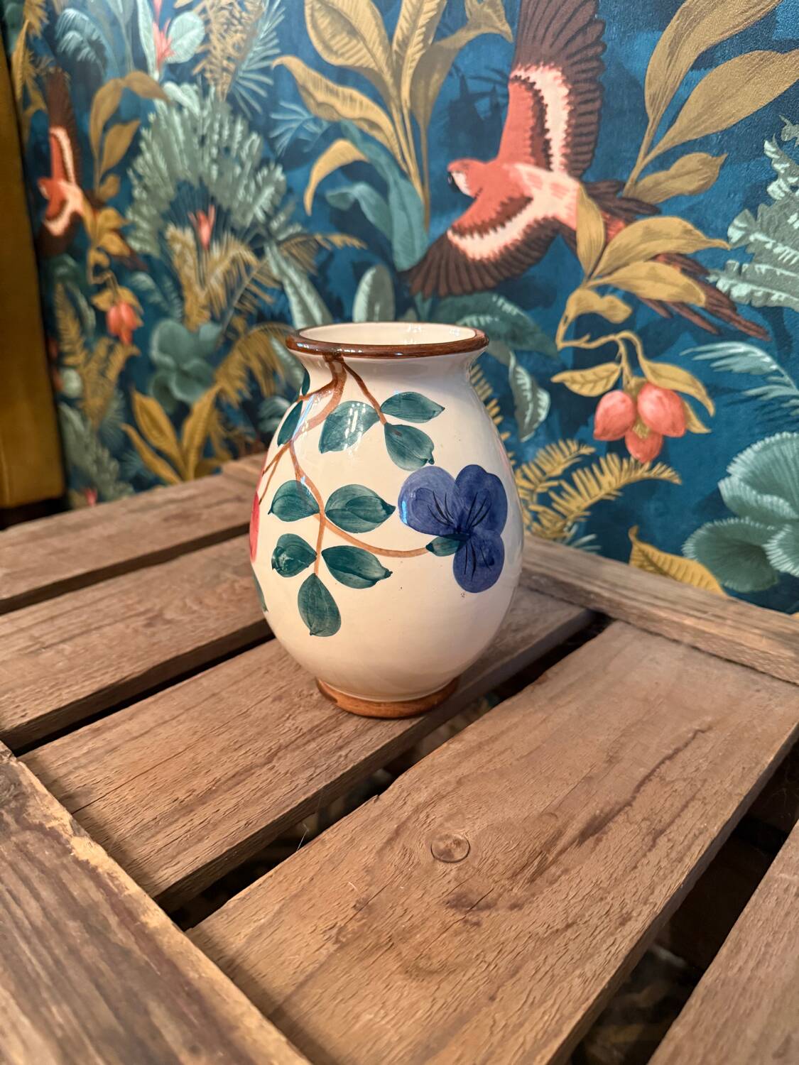 Small ceramic vase with flowers Saint Clement