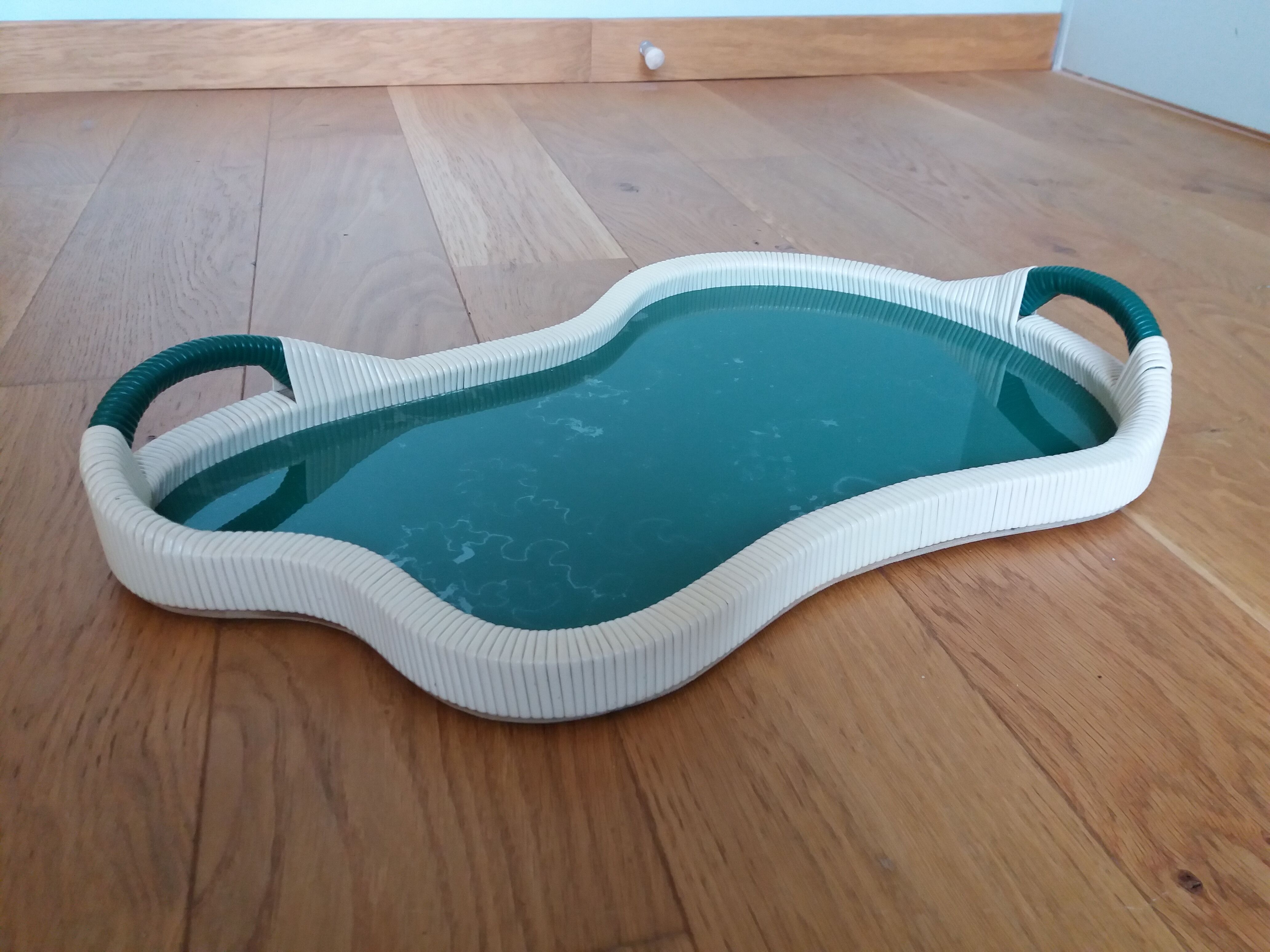 Scoubidou serving tray