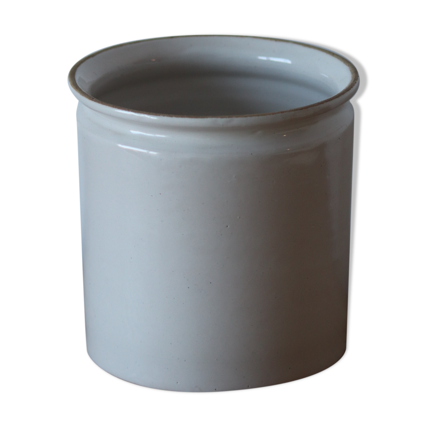 Old white sandstone jam jar