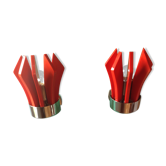 Paire d'appliques en bakélite rouge et chrome.