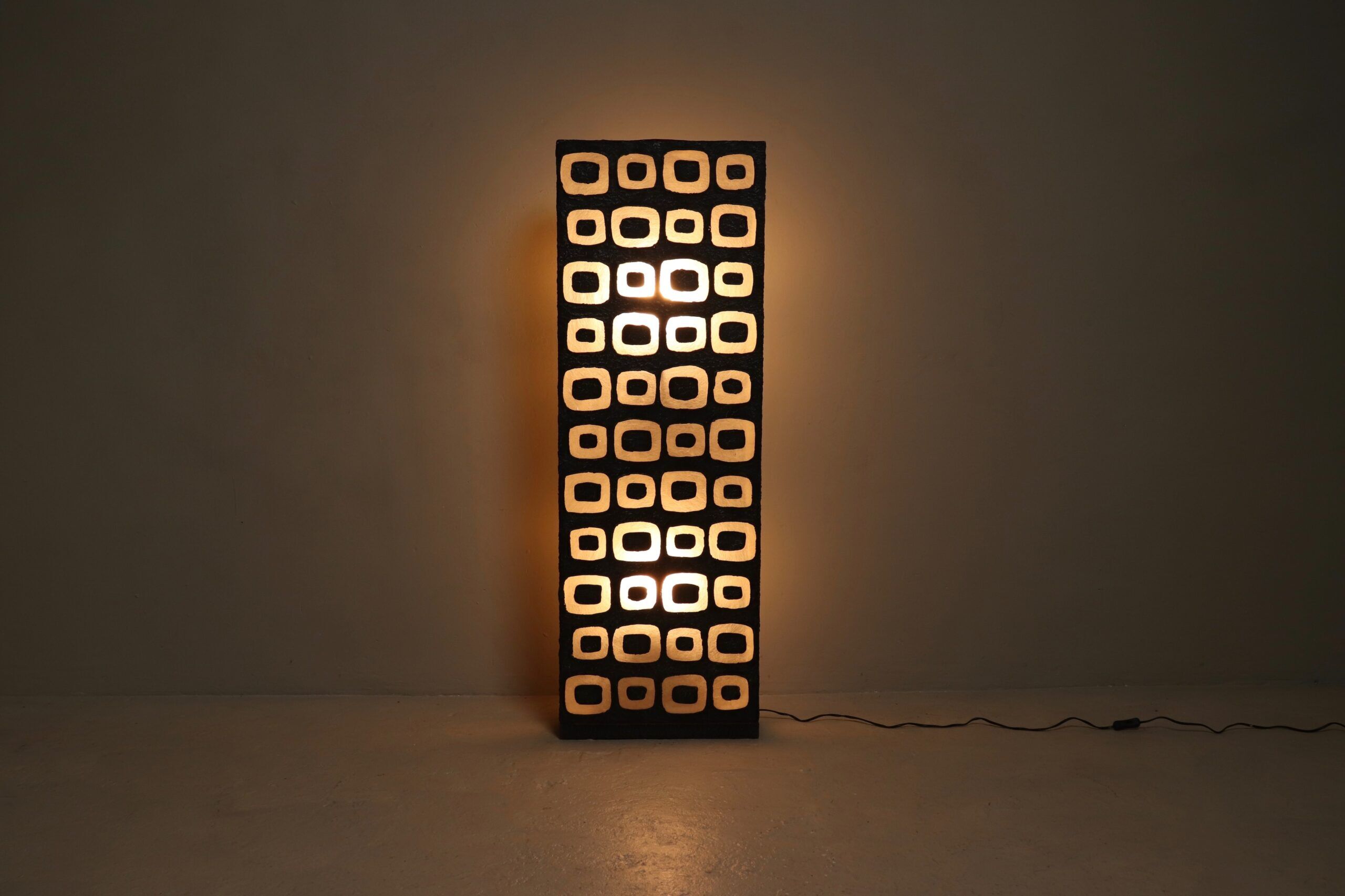 Large Italian brutalist floor lamp 1970s