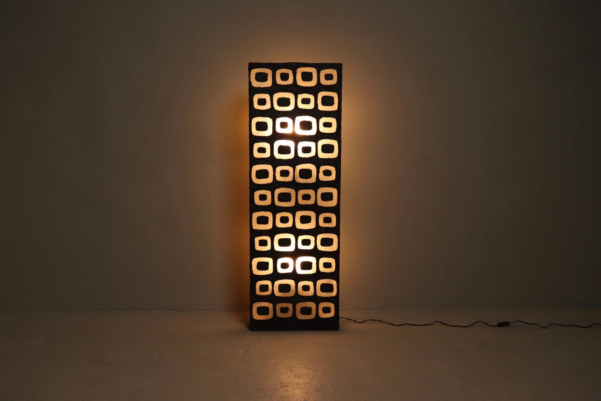 Large Italian brutalist floor lamp 1970s