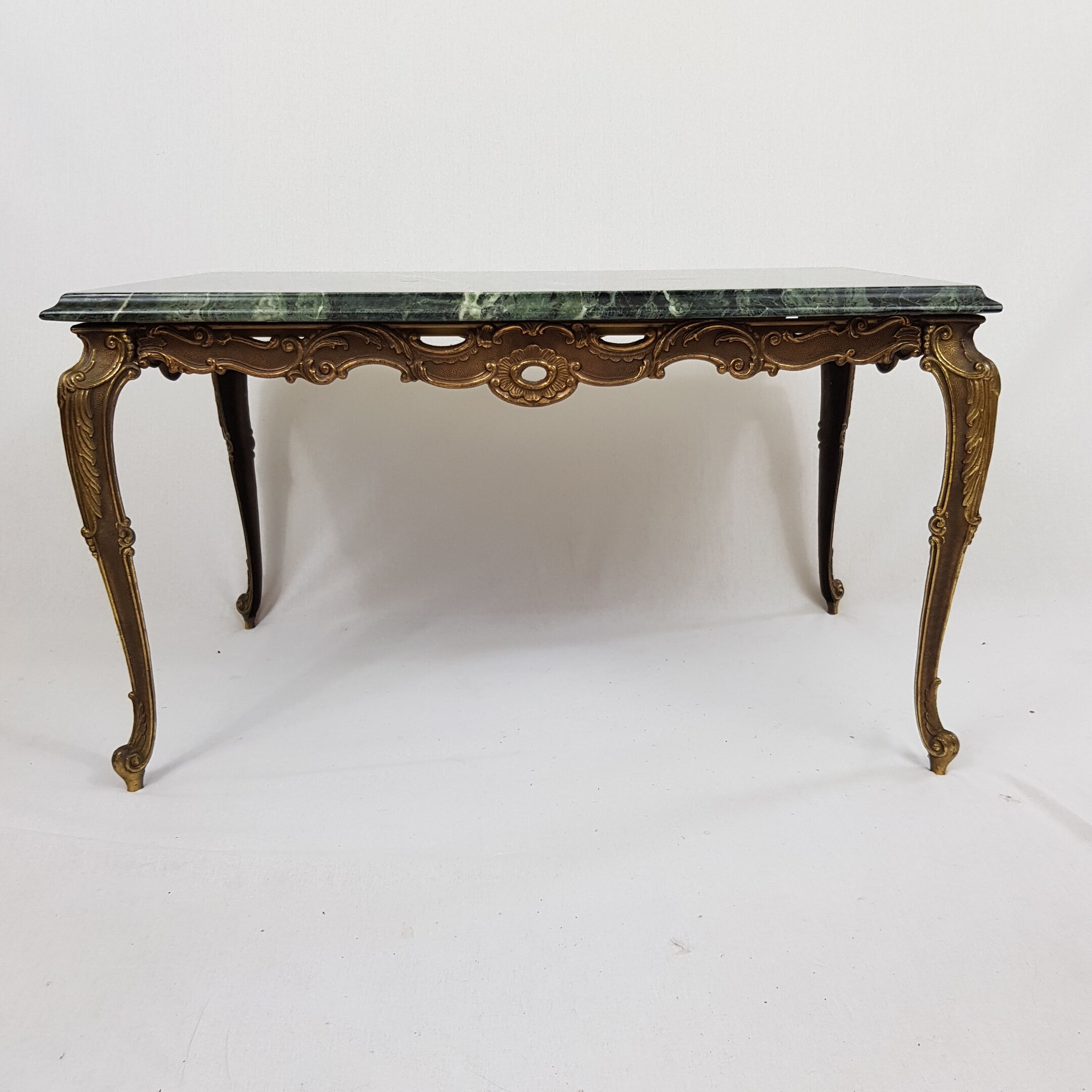 Table basse en marbre vert et bronze style Louis XV