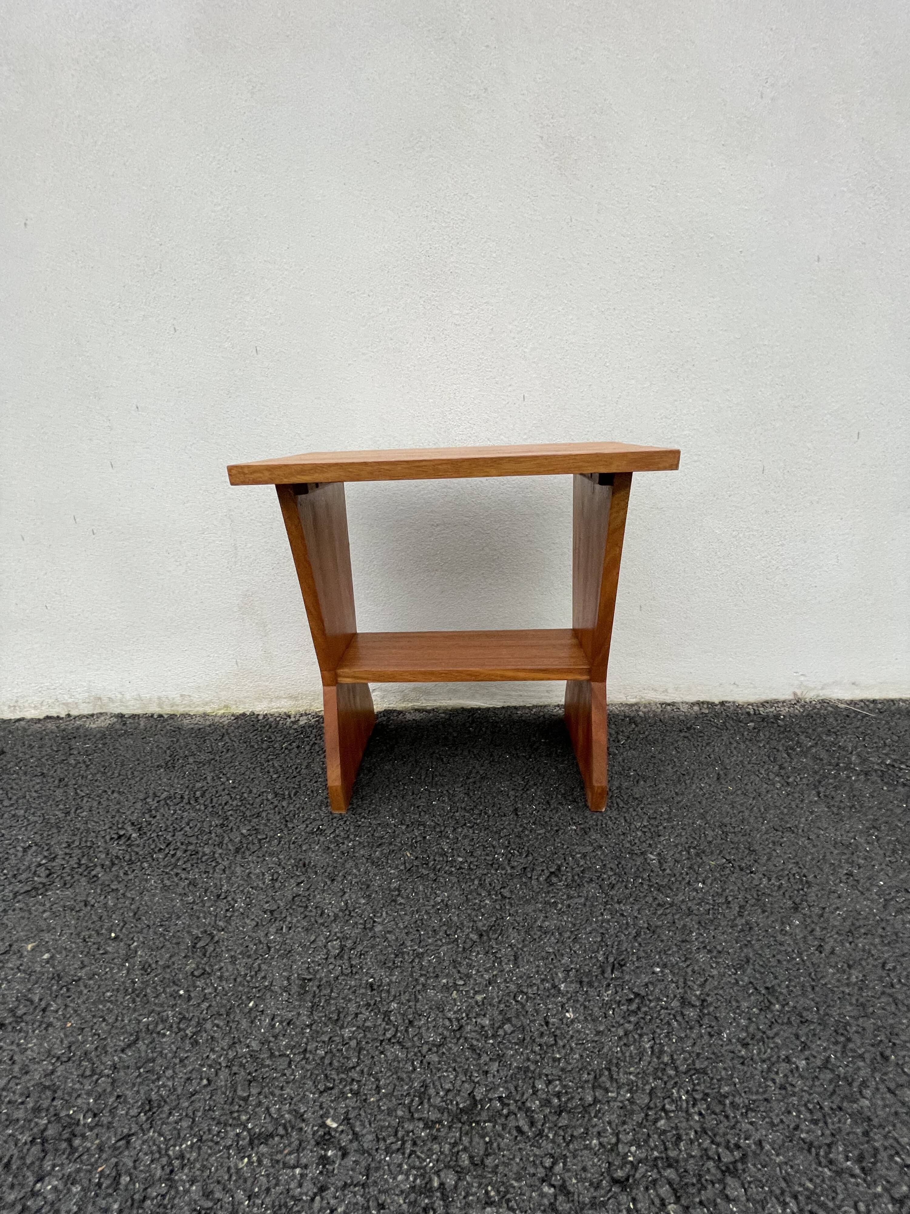 Table d’appoint ou chevet en teck 70’S